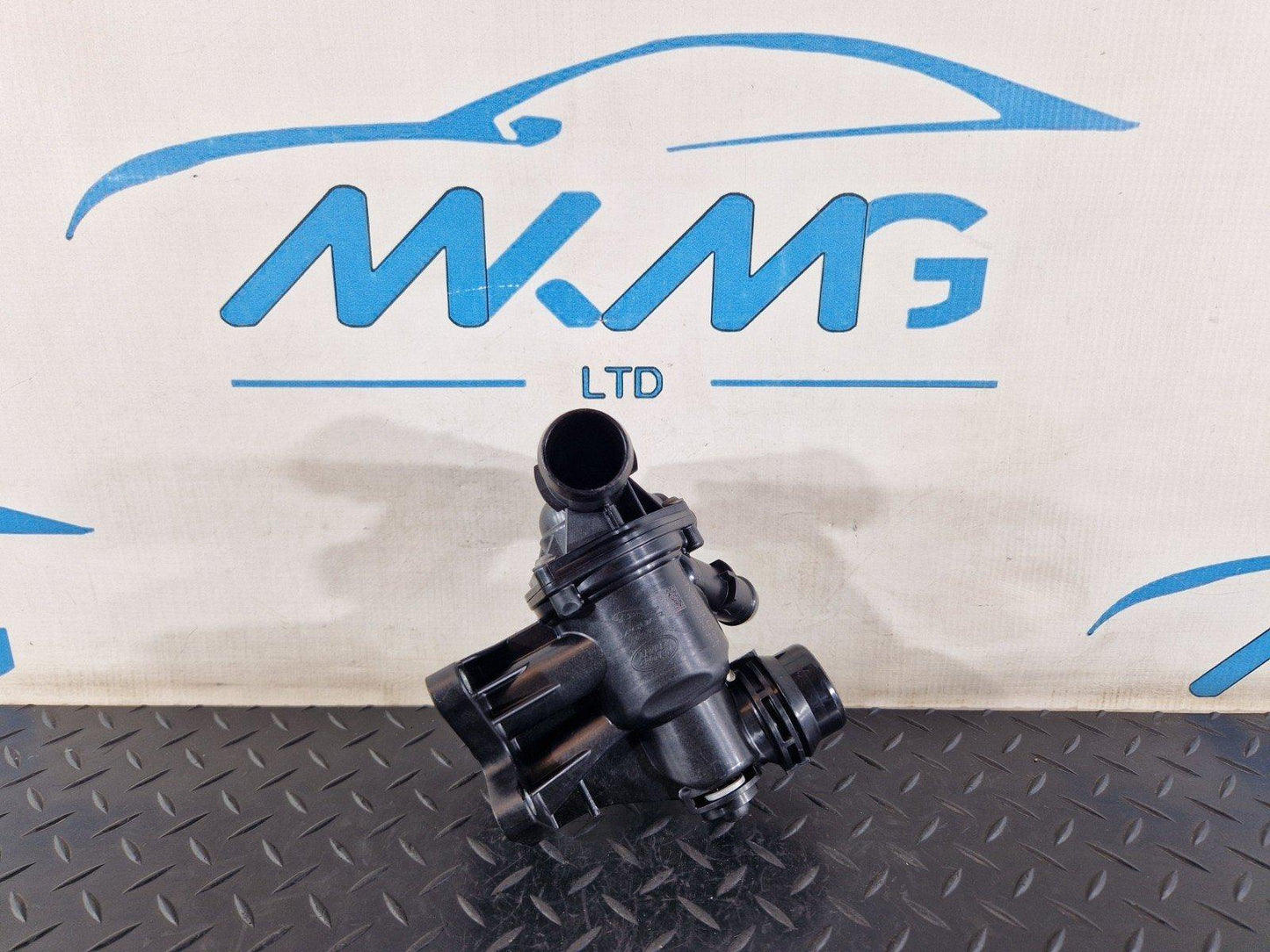 19-ON RANGE ROVER EVOQUE L551 THERMOSTAT HOUSING M4D3-8575-AB