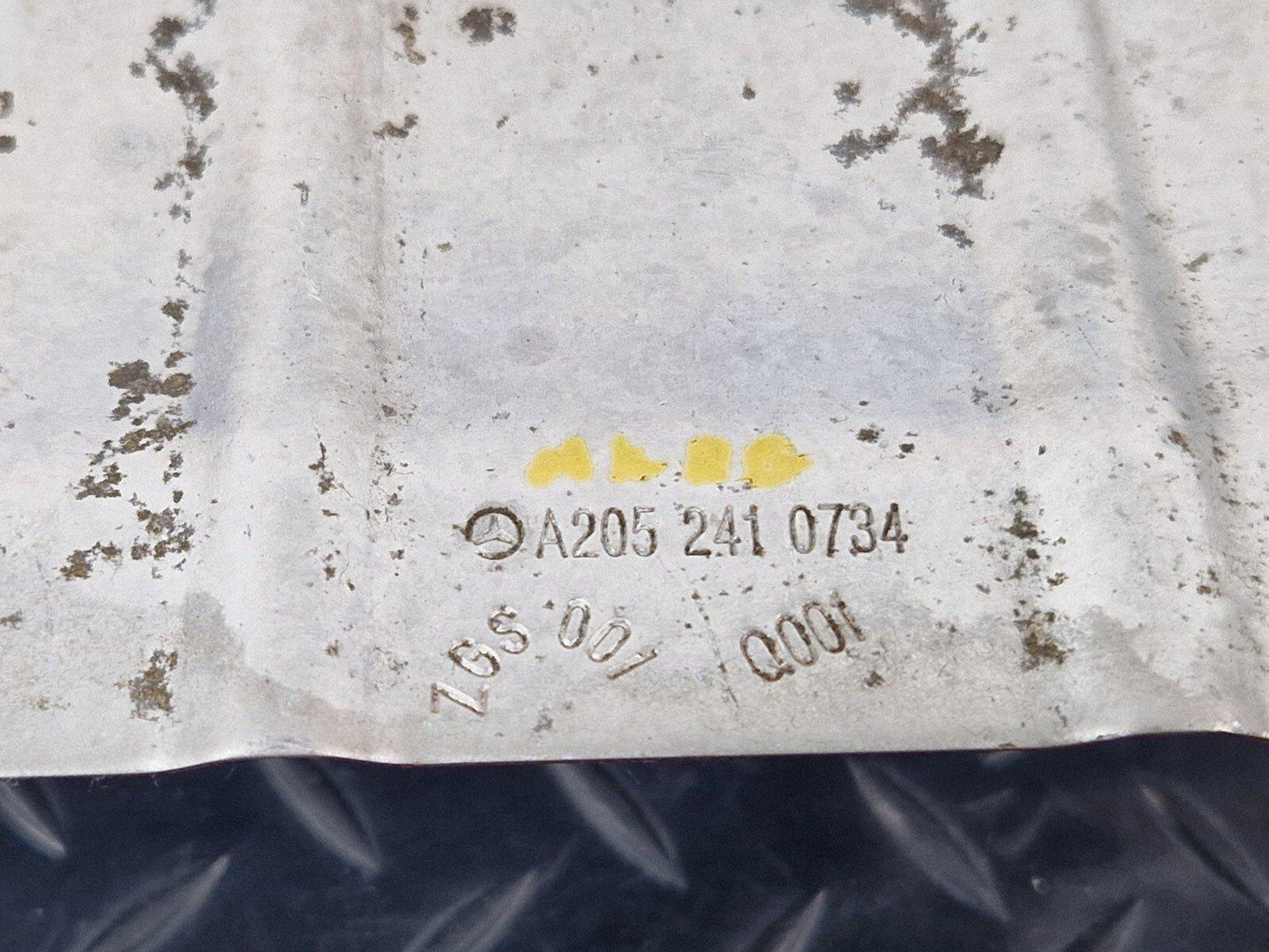 14-21 MERCEDES BENZ C200d W205 OEM RIGHT ENGINE PROTECTION SHIELD A2052410734