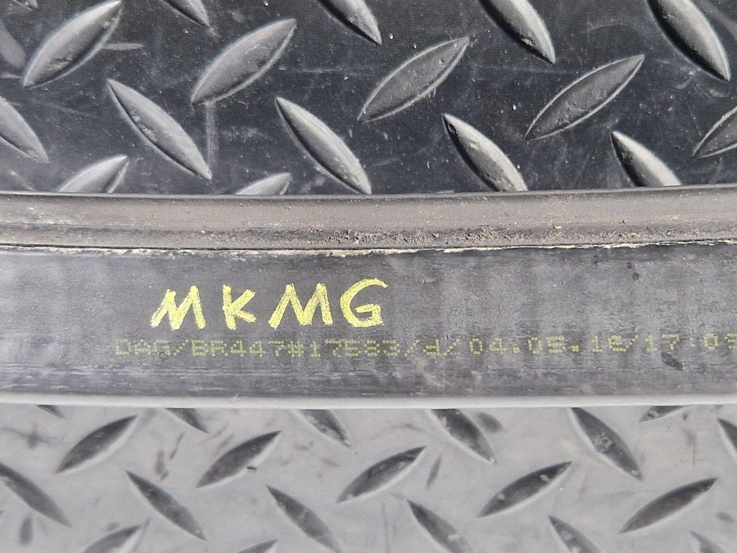 14-23 MERCEDES BENZ VITO W447  BONNET RUBBER SEAL GASKET A4478310042