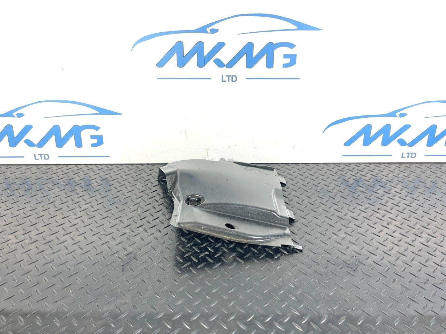 16-19 AUDI A4 B9 DRIVERS SIDE REAR BUMPER COVER TRIM 8W0825202
