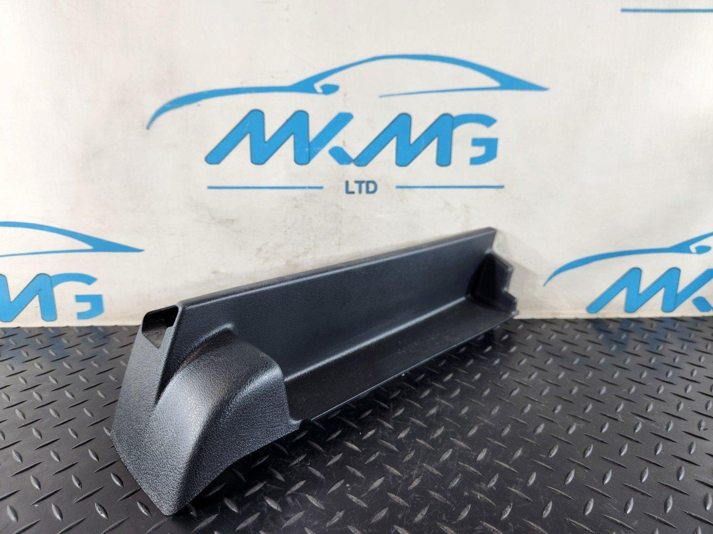 19-ON MERCEDES BENZ B CLASS W247 FRONT LEFT SEAT GUIDE RAIL COVER A2479190100