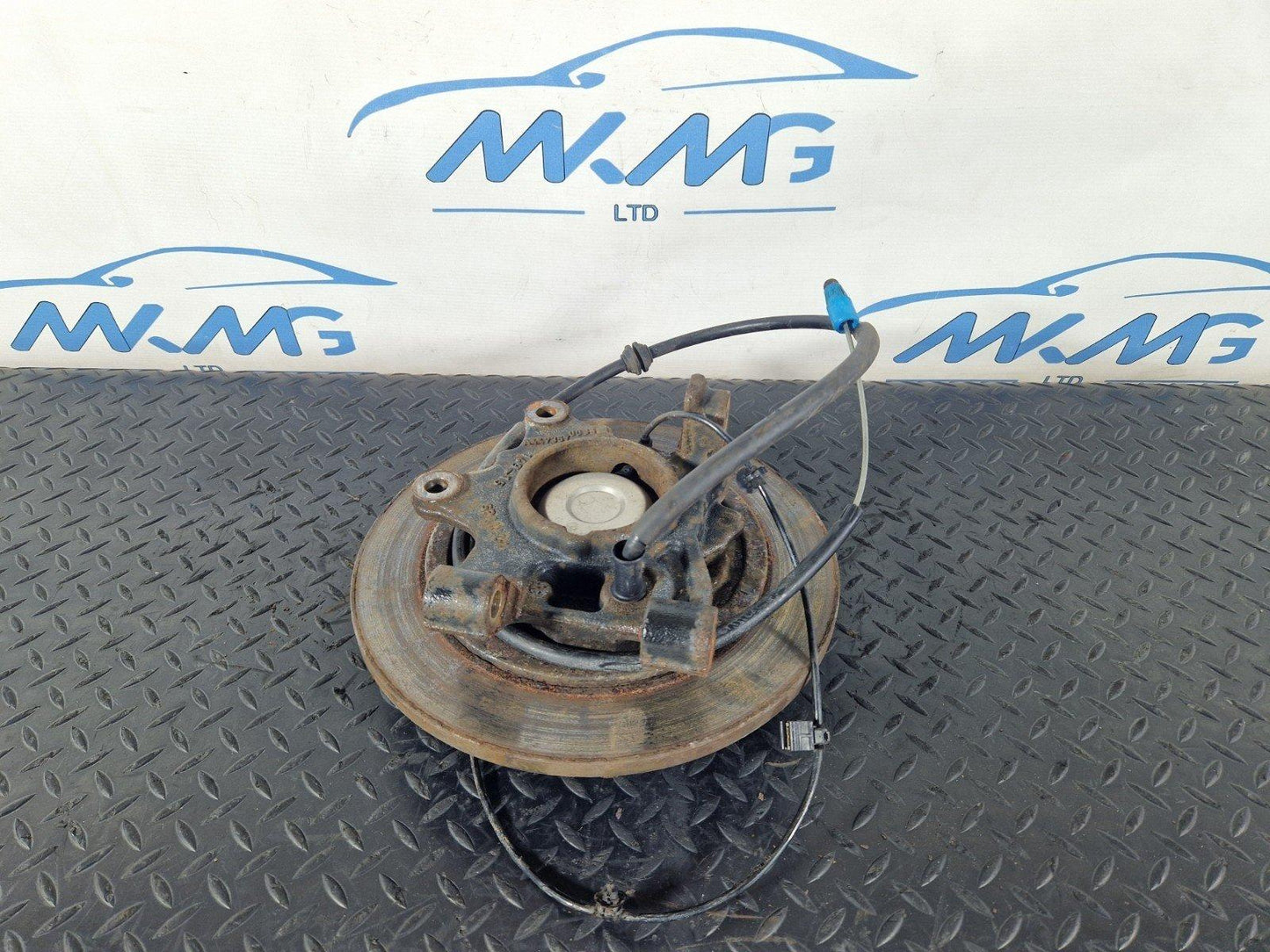 14-23 MERCEDES VITO W447 GENUINE N/S/R REAR LEFT PASSENGER WHEEL HUB A4473570206