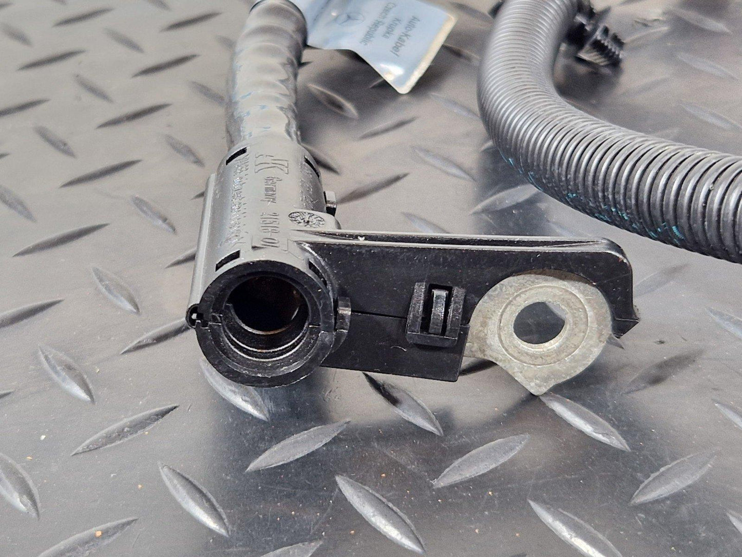 12-18 MERCEDES BENZ W176 GENUINE BATTERY TO STARTER HARNESS A2465405733