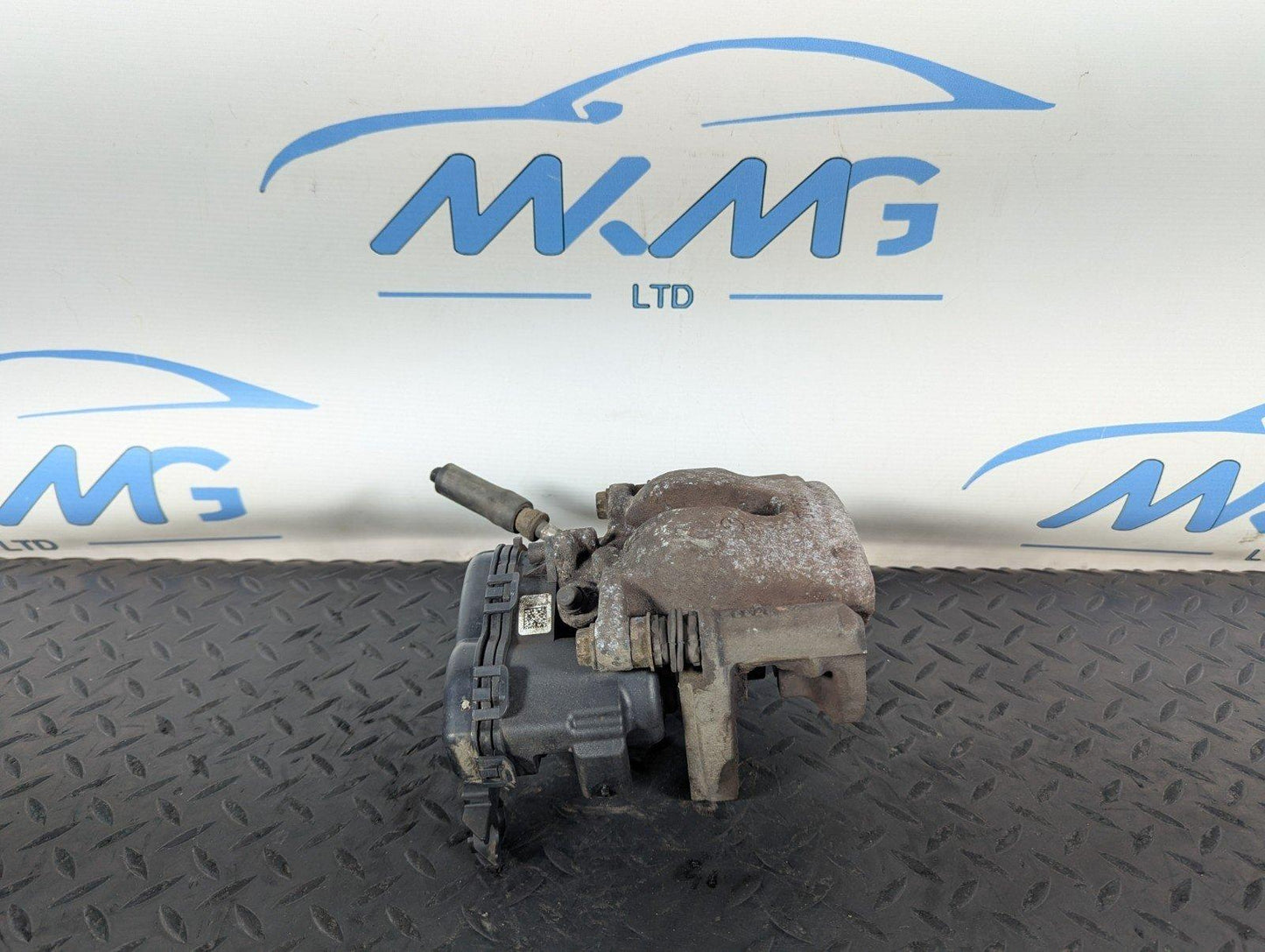 13-19 MERCEDES BENZ CLA C117 GENUINE REAR LEFT N/S BRAKE CALIPER A2464232398