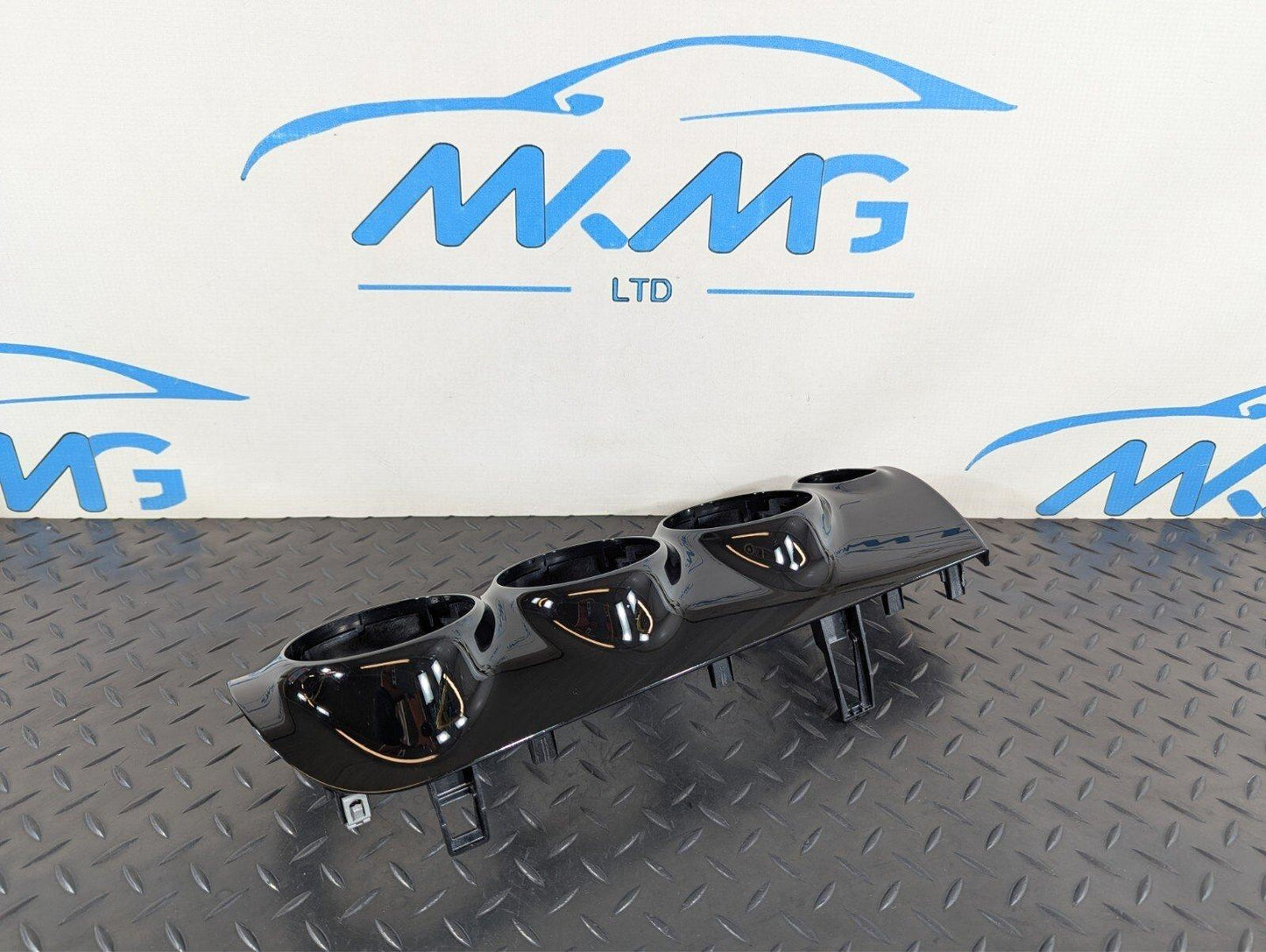 18-ON MERCEDES BENZ A CLASS W177 DASHBOARD AIR VENT SURROUND TRIM A1776800001