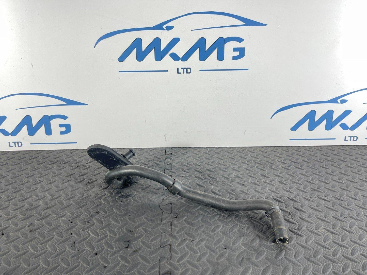 16-19 AUDI A4 B9 GENUINE 1.4 TFSI CVNA PETROL ENGINE COOLANT PIPE 8W0819332AA