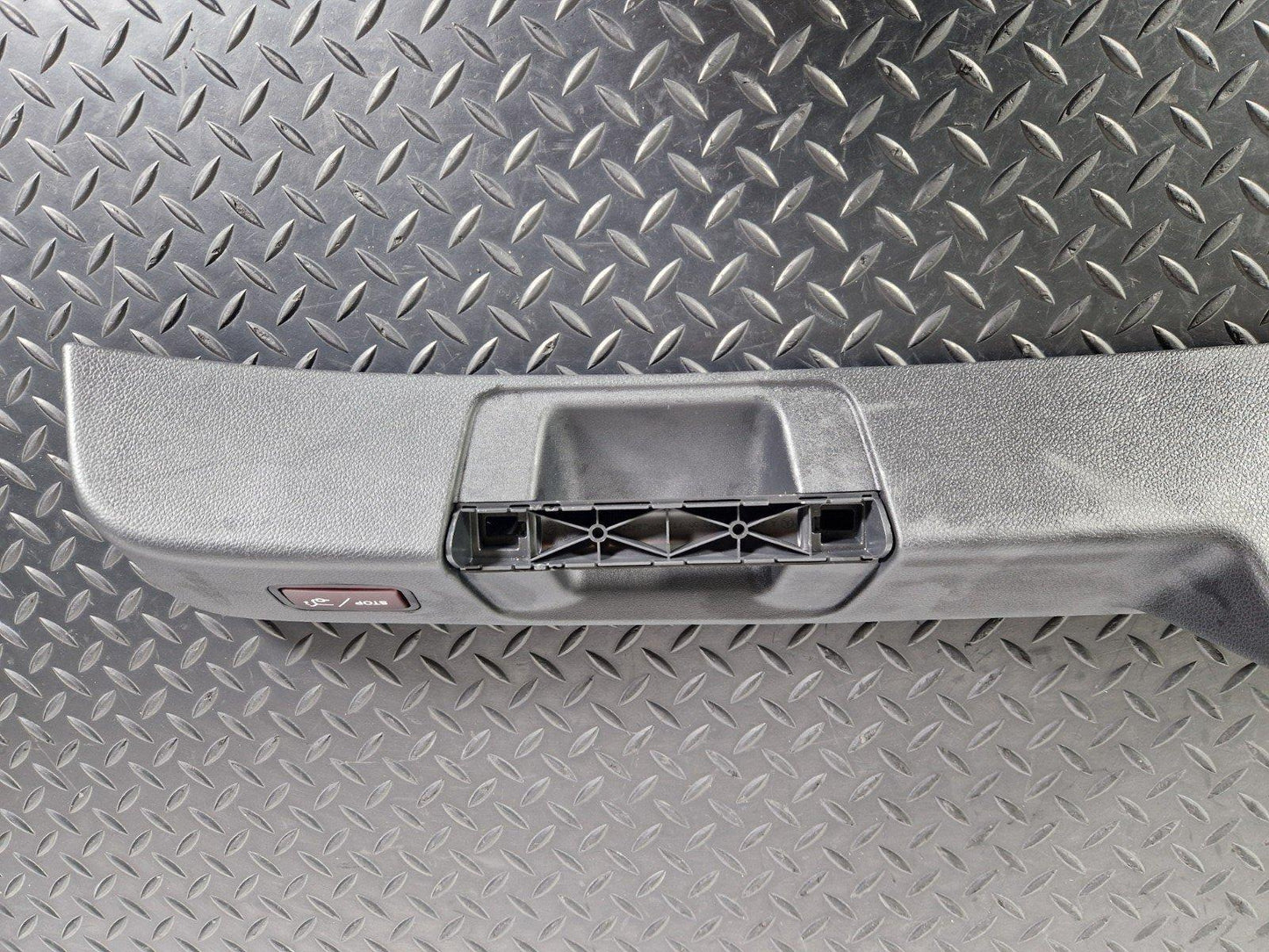14-19 MERCEDES BENZ GLA X156 OEM TAILGATE TRUNK LOCK SURROUND COVER A1567400272
