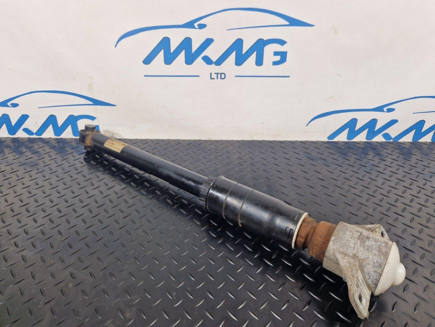 16-19 AUDI A4 B9 AVANT REAR RIGHT OR LEFT SIDE SHOCK ABSORBER 8W0513035R