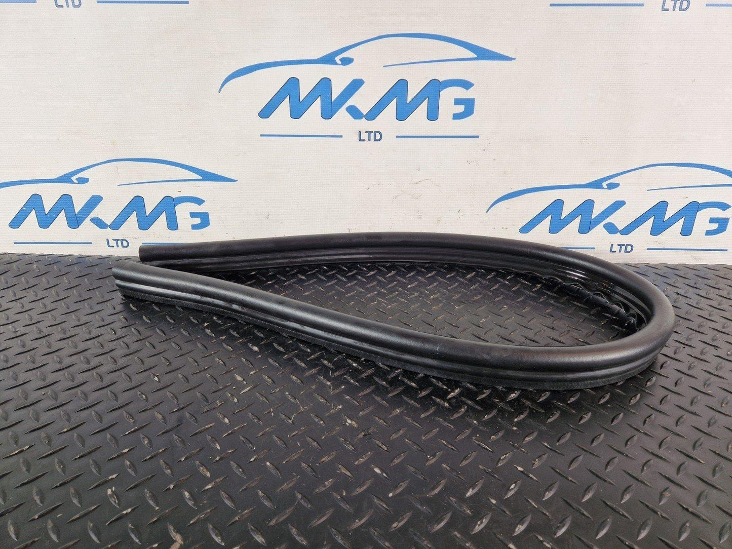 16-20 AUDI Q7 4M GENUINE ENGINE COMPARTMENT RUBBER SEAL 4M0823723