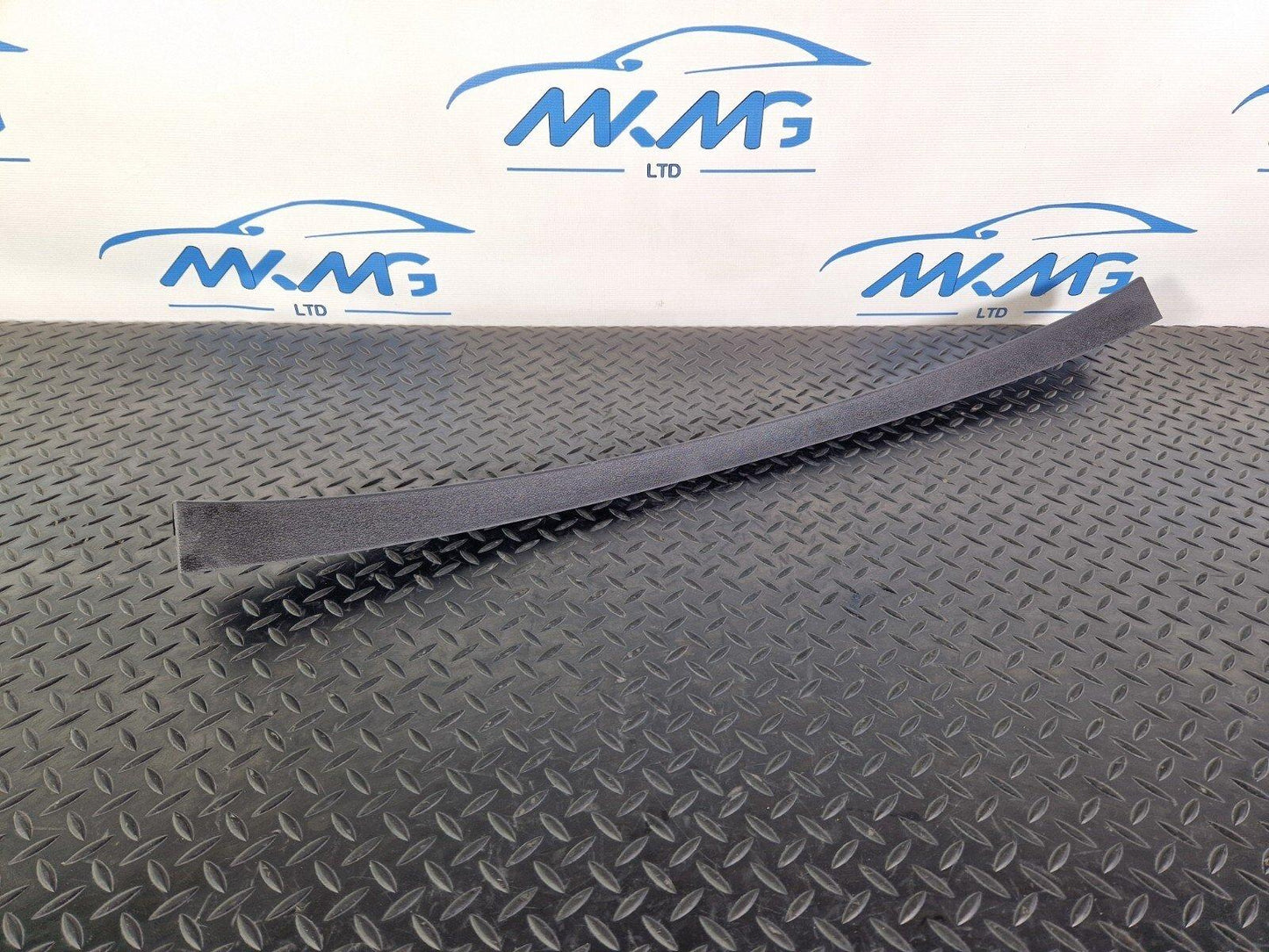 10-15 AUDI Q7 4L GENUINE OEM TAILGATE CENTRE COVER TRIM 4L0867606