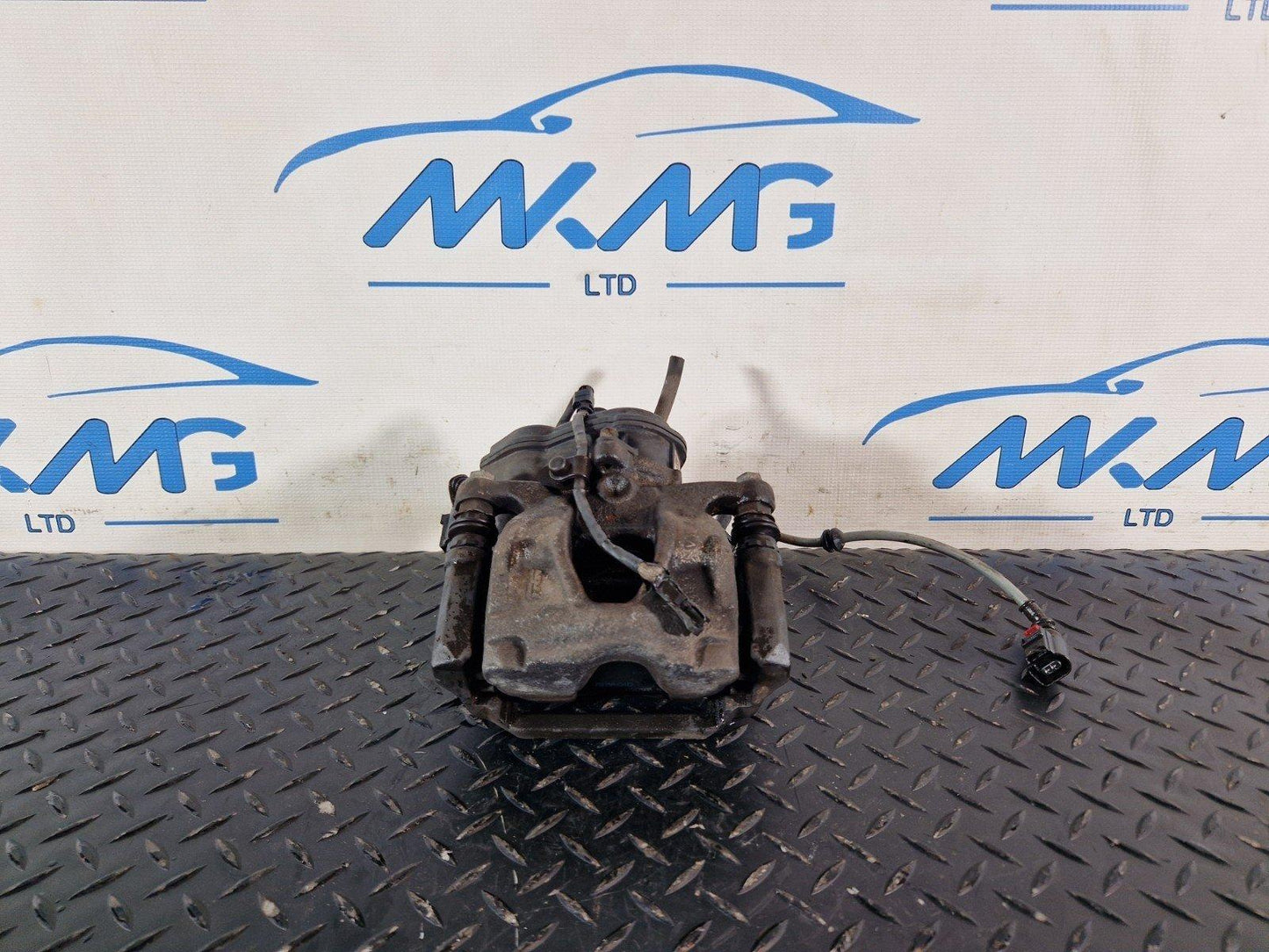 16-19 AUDI A4 B9 OEM REAR RIGHT DRIVER SIDE O/S ELECTRIC BRAKE CALIPER 8W0406AT