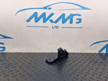 14-23 MERCEDES BENZ VITO W447 OEM LEFT PNEUMATIC SPRING HOLDER A4477400714