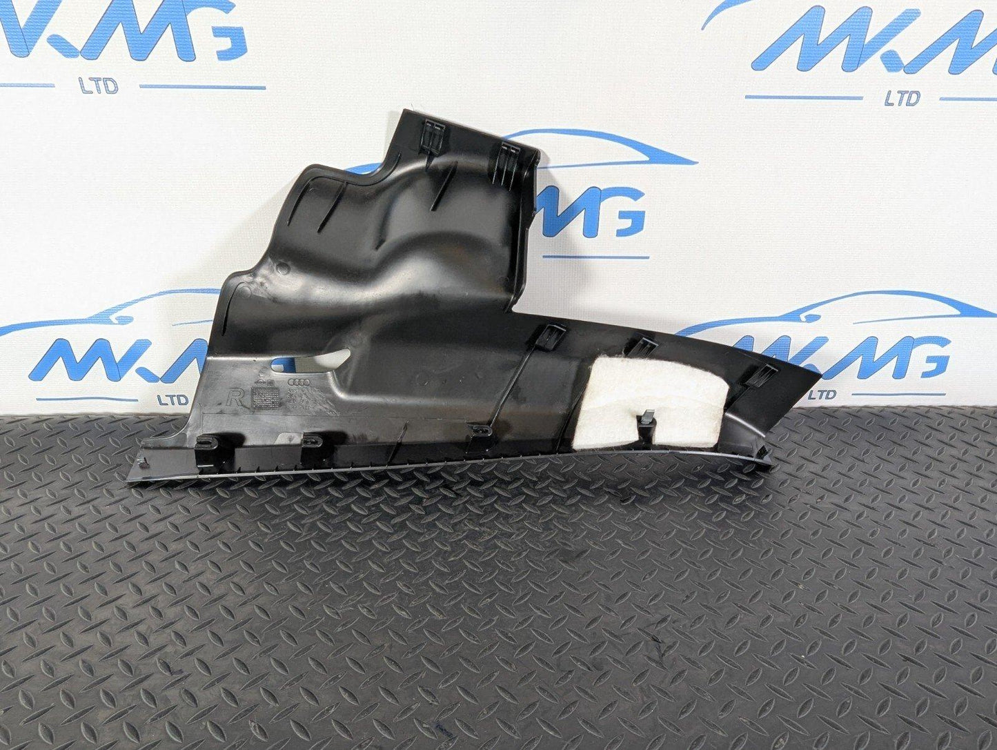 10-15 AUDI Q7 4L GENUINE OSR DRIVERS SIDE REAR C PILLAR COVER 4L0867768A