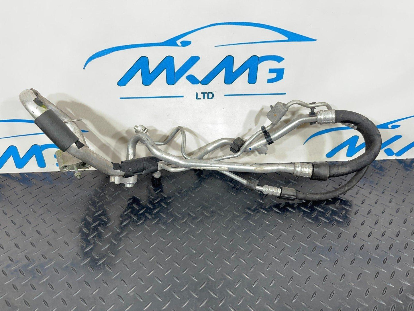 14-21 MERCEDES BENZ C300h W205 A/C AIR CONDITIONING PIPES  A2058304702