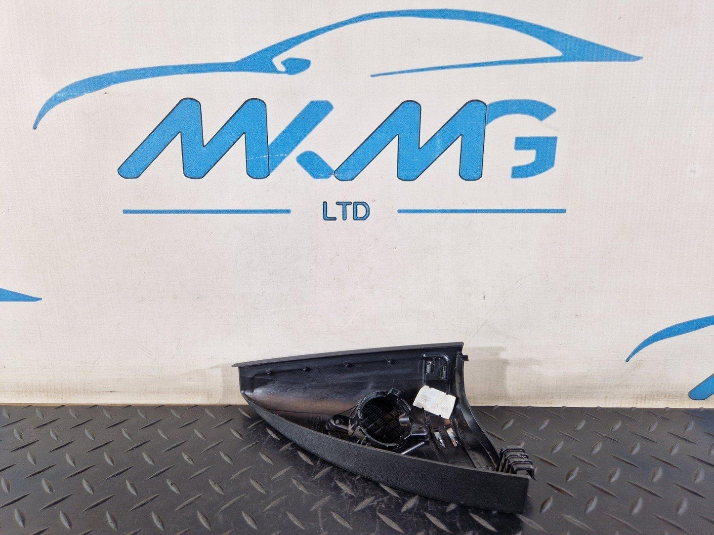 16-19 MERCEDES BENZ GLE W166 FRONT LEFT SPEAKER TRIANGLE TRIM COVER A1667200344