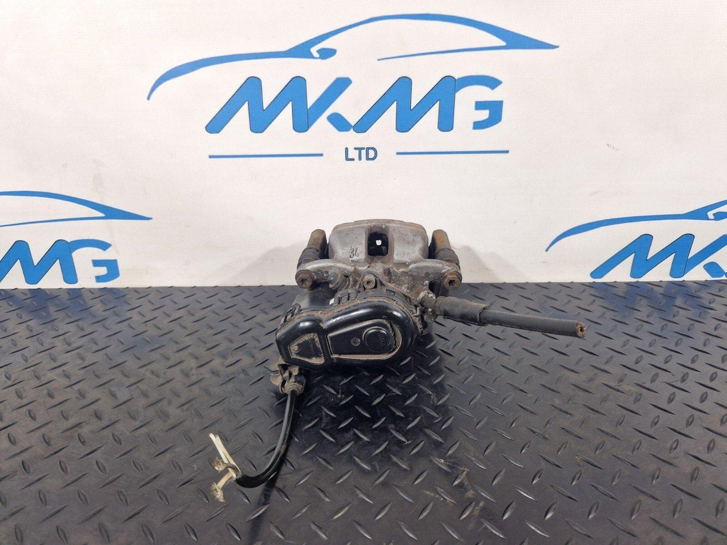 12-18 MERCEDES BENZ GENUINE REAR BRAKE CALIPER RIGHT DRIVER SIDE A2464232298