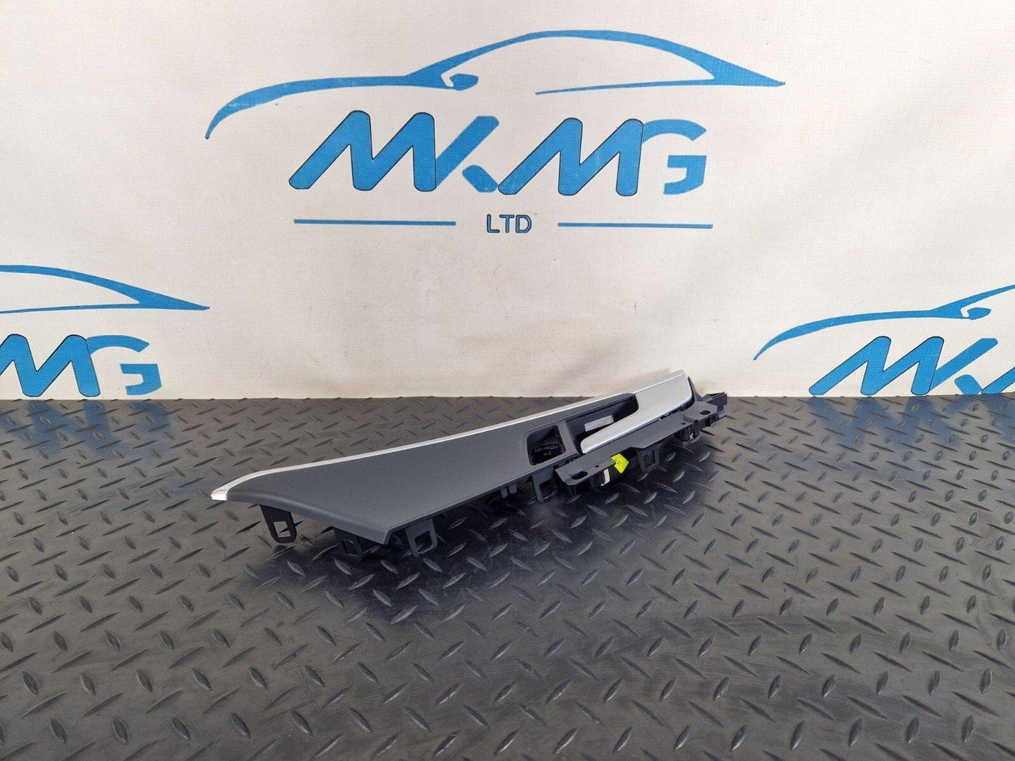 AUDI A4 A5 F5 B9 INTERIOR DOOR HANDLE TRIM FRONT RIGHT DRIVER SIDE 8W0959522D