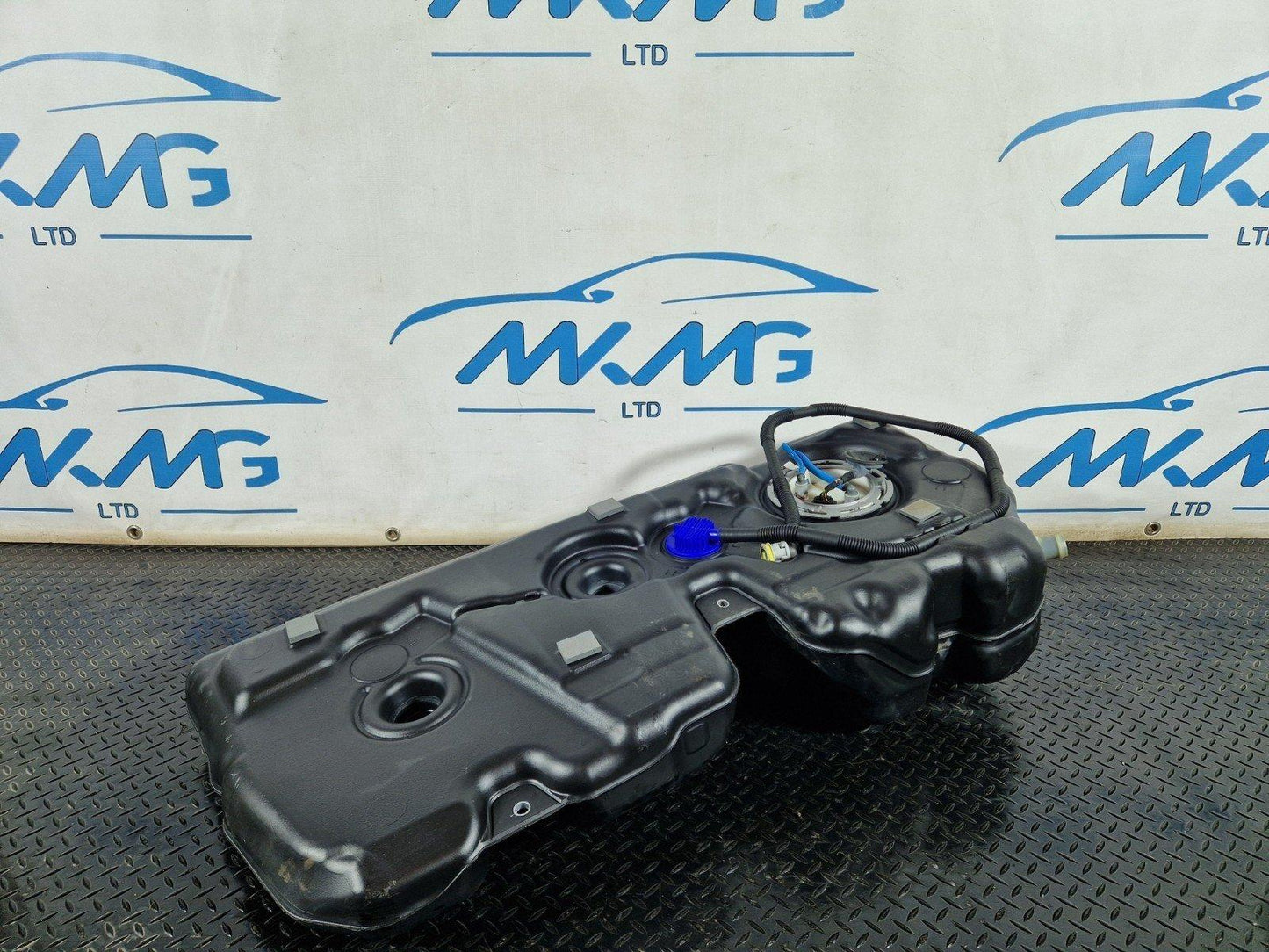 16-22 BMW X1 F48 GENUINE DIESEL ENGINE FUEL TANK WITH PUMP 7348331