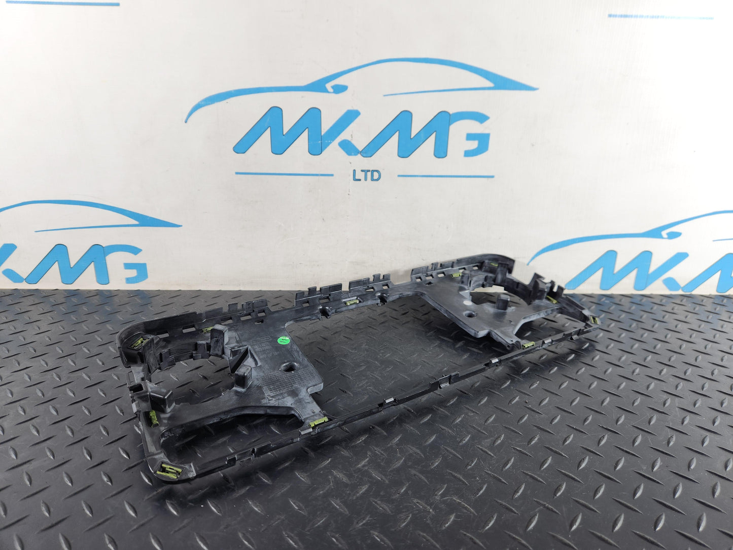 Mercedes-Benz Sprinter W907 Genuine Radio GPS Head Unit T0530600