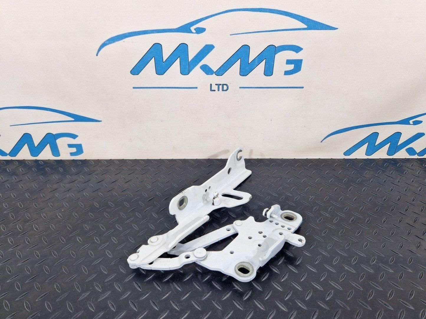 12-18 BMW 3 SERIES F30 F31 FRONT LEFT BONNET HOOD HINGE IN WHITE 7286343