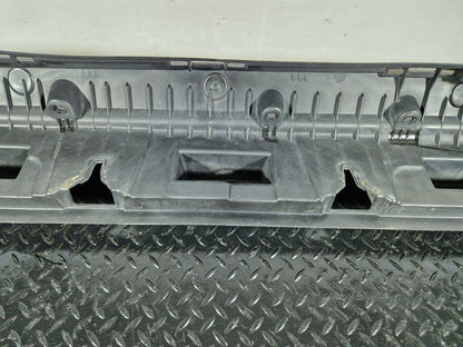 11-19 MERCEDES W166 RIGHT DRIVER SIDE SKIRT HOLDER BRACKET A1666900210