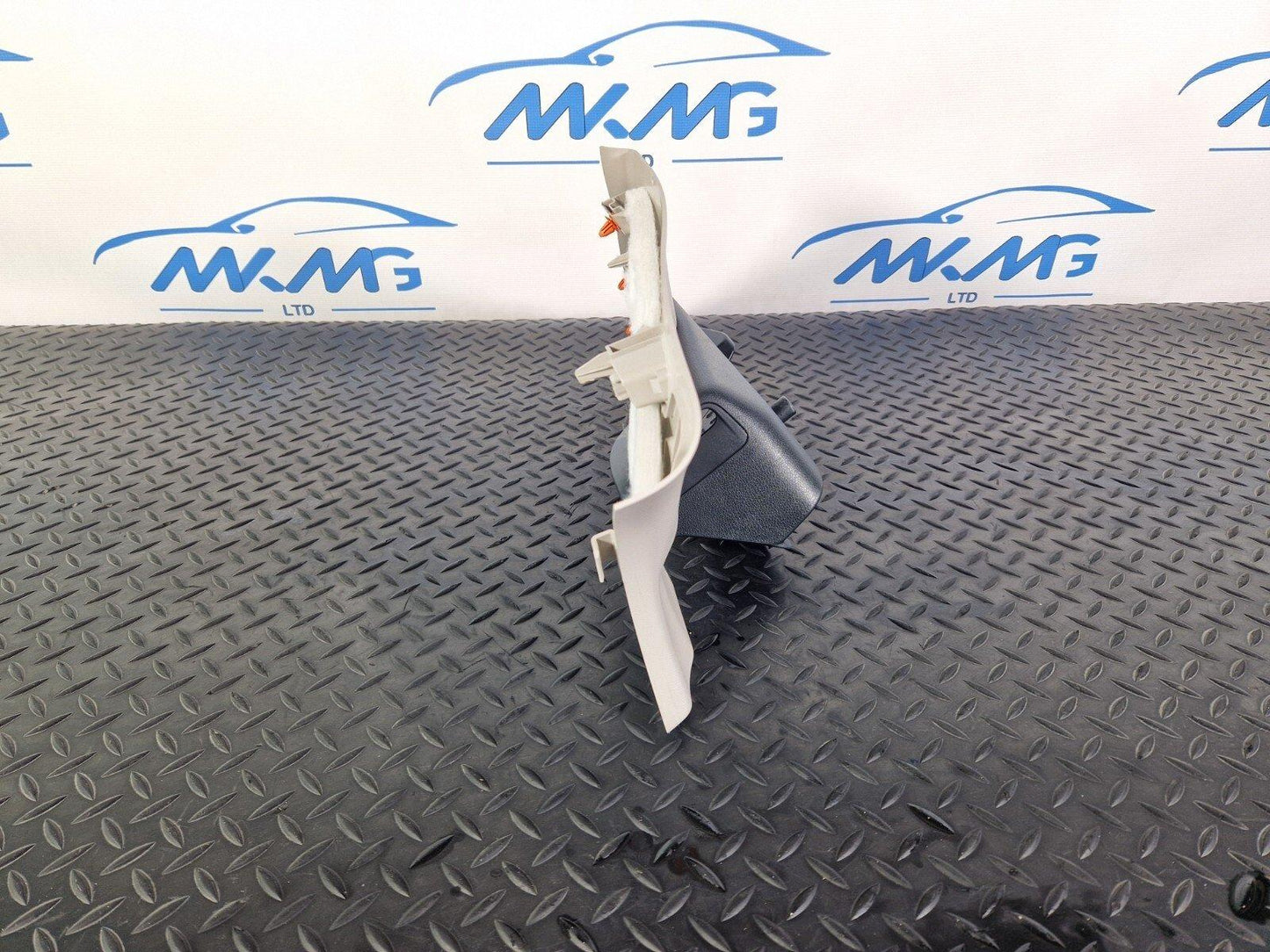 14-20 MERCEDES BENZ GLA 200 X156 OEM BOOT REAR RIGHT C-PILLAR TRIM A1566904400