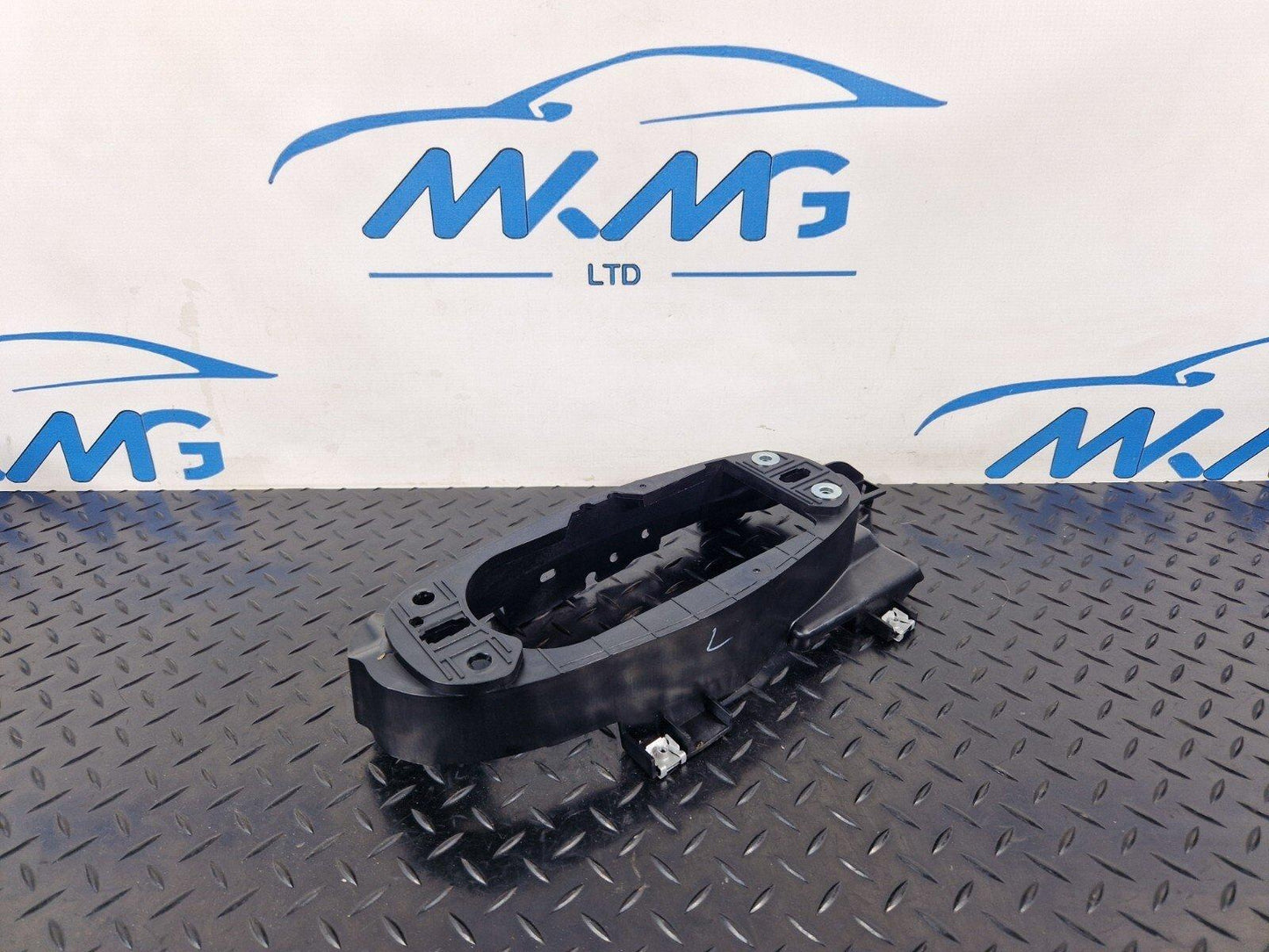 16-19 AUDI A4 B9 AVANT GENUINE GEARSTICK MOUNTING PLATE BRACKET 8W0863531
