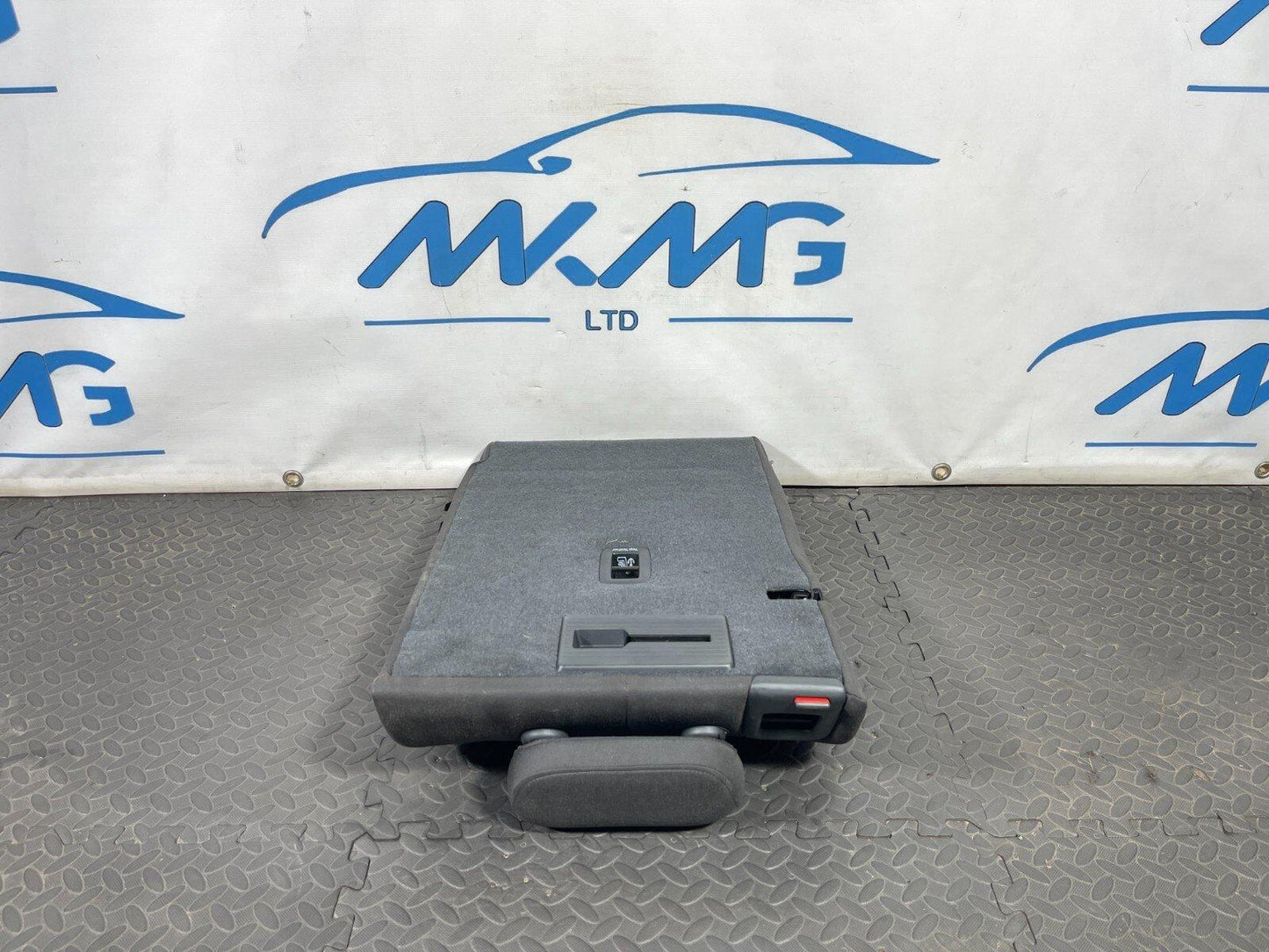 16-19 AUDI A4 B9 SALOON GENUINE REAR LEFT BACKREST SEAT WITH HEADREST CLOTH
