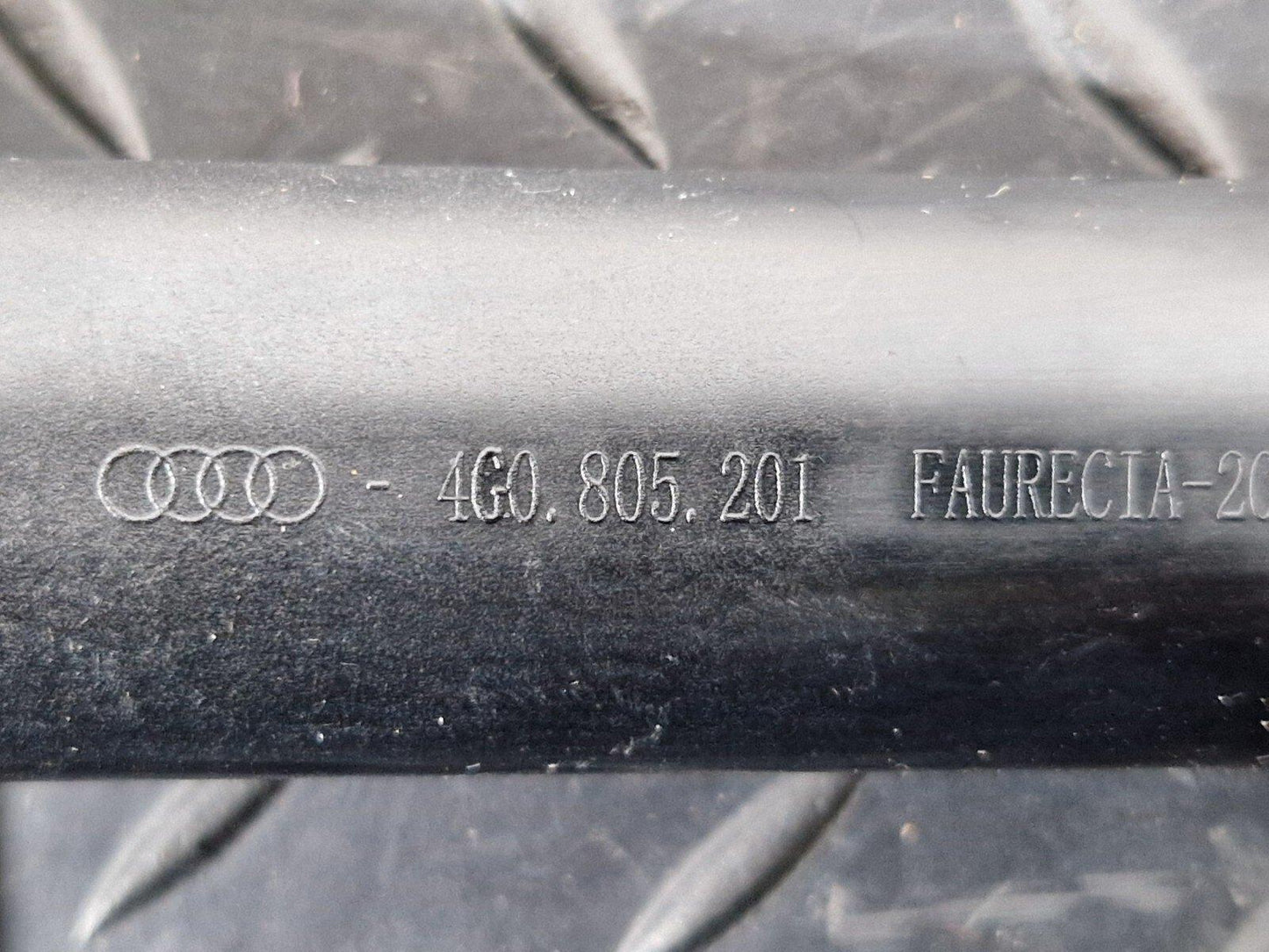 12-18 AUDI A6 C7 GENUINE COOLANT REGULATOR SUPPORT 4G0805201