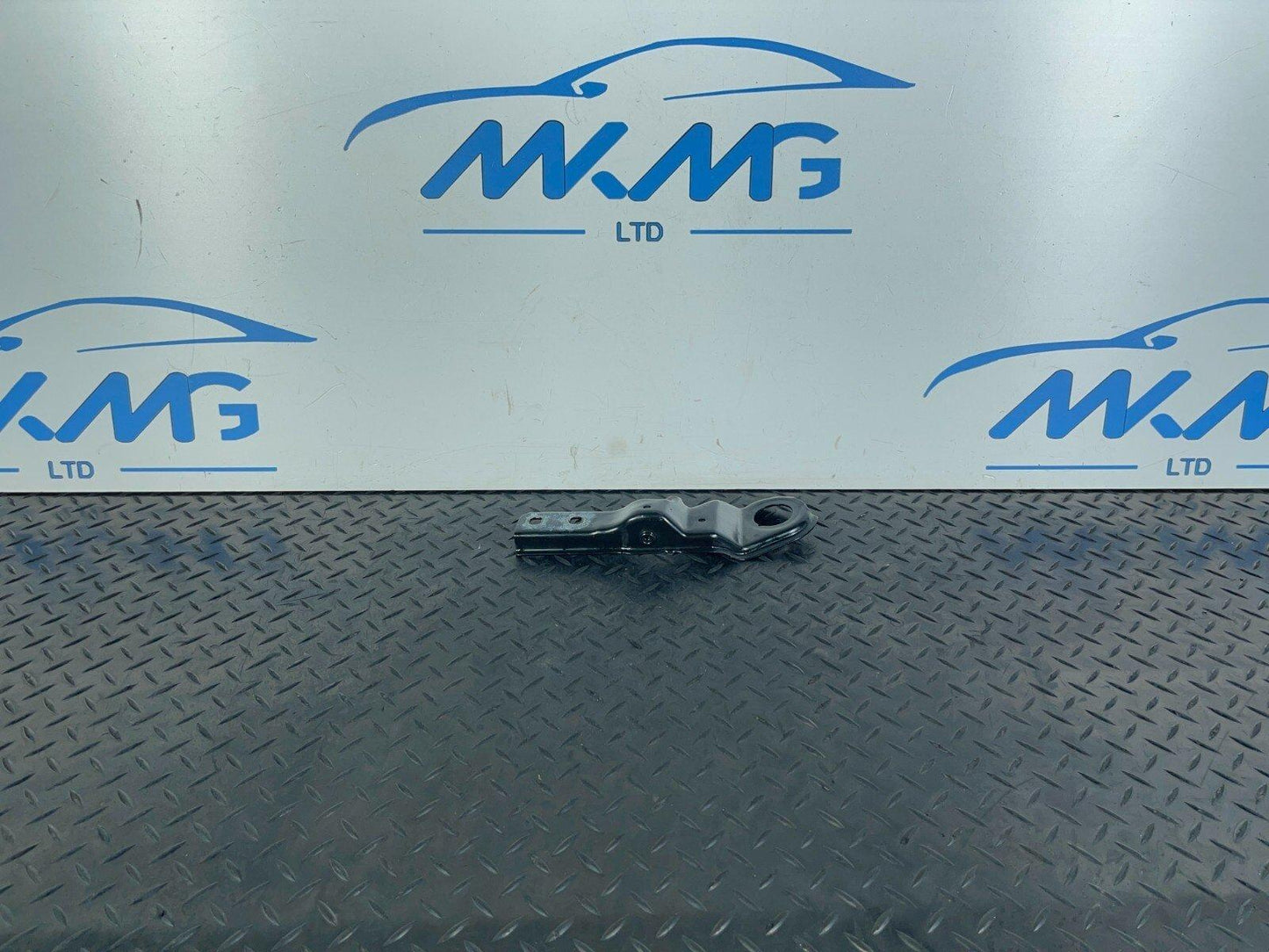 16-22 BMW X1 F48 NS LEFT PASSENGER SIDE BONNET STRUT BRACKET 7355991