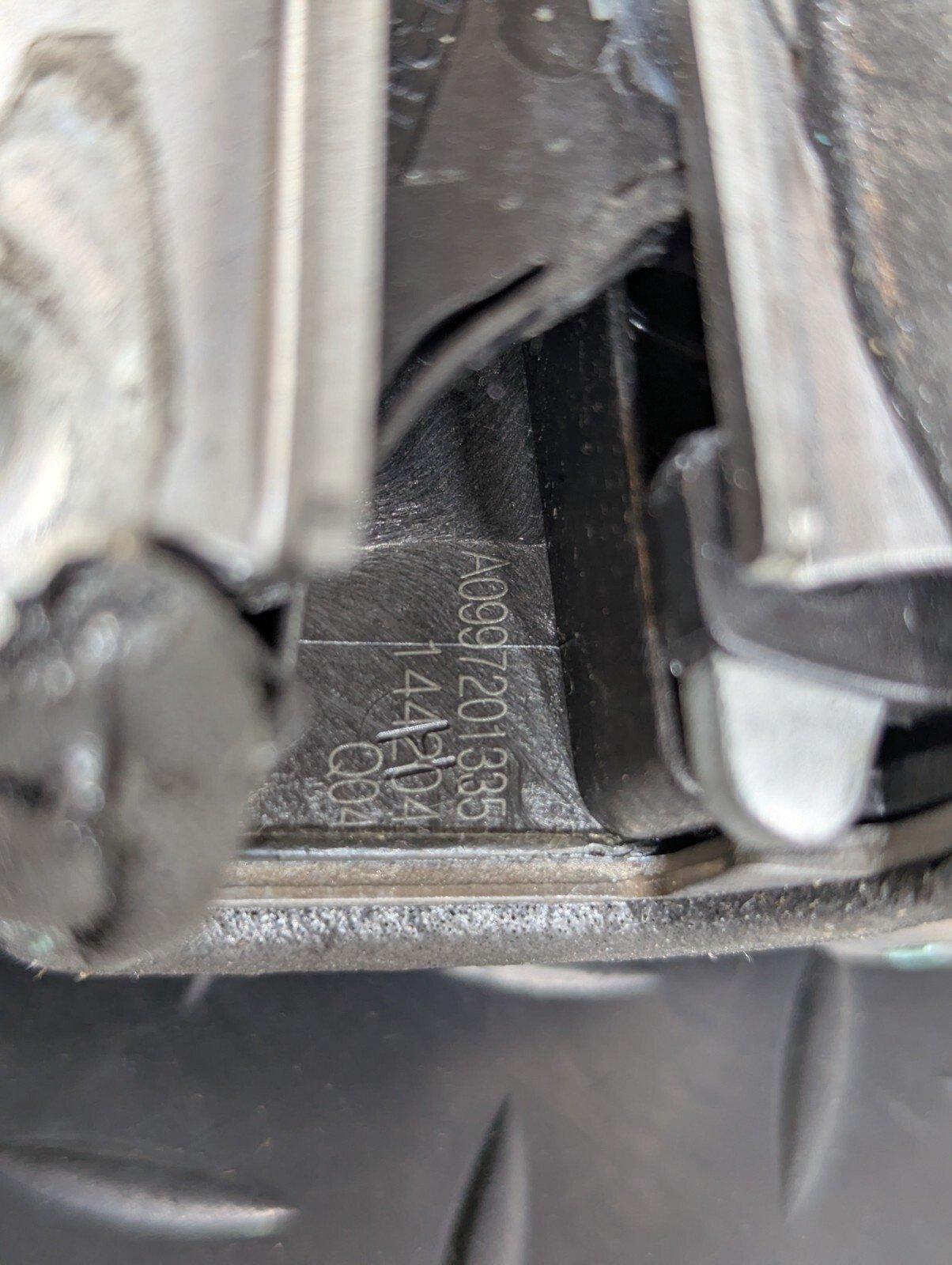 11-19 MERCEDES BENZ ML W166 GENUINE FRONT LEFT DOOR LOCK A0997201335