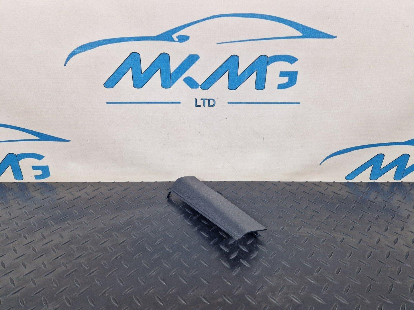 14-23 MERCEDES VITO W447 LEFT SIDE B-PILLAR LOWER SEAT BASE TRIM A4479107900