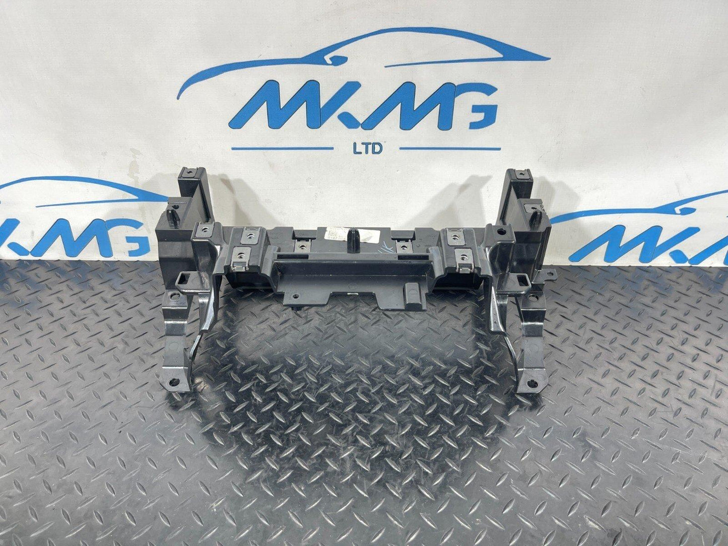 LAND ROVER DISCOVERY SPORT L550 2020 Dashboard Multimedia Display Bracket Trim