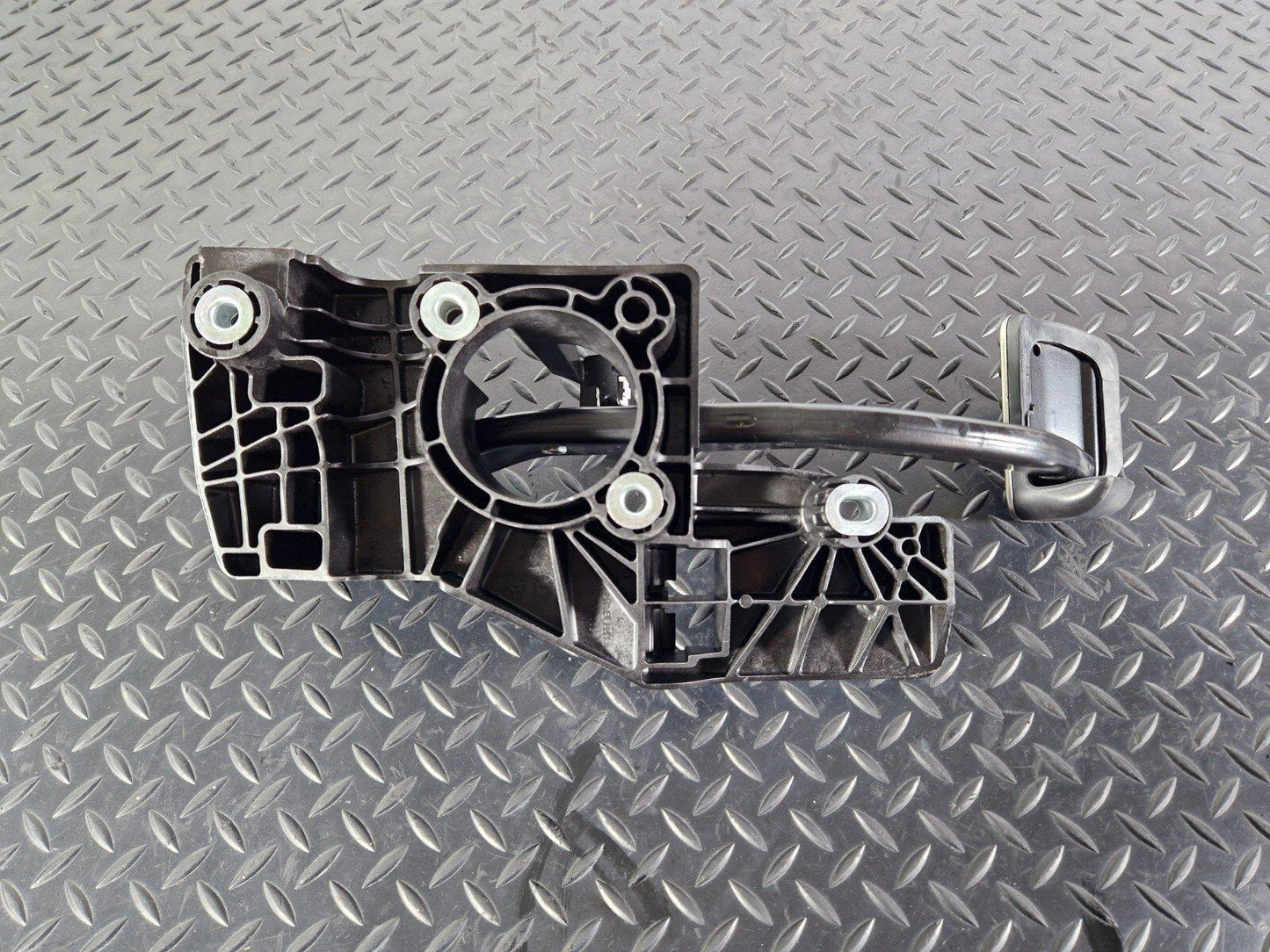 18-ON MERCEDES BENZ A CLASS W177 AUTOMATIC BRAKE PEDAL ASSEMBLY UNIT A2472902600