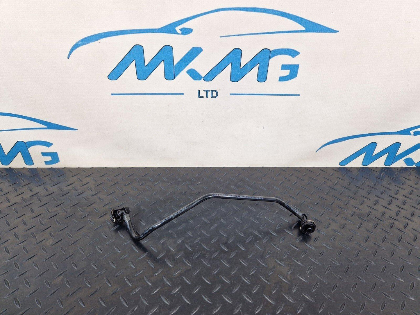 16-19 AUDI A4 B9 GENUINE OEM BREATHER VACUUM PIPE 8W0121081AK
