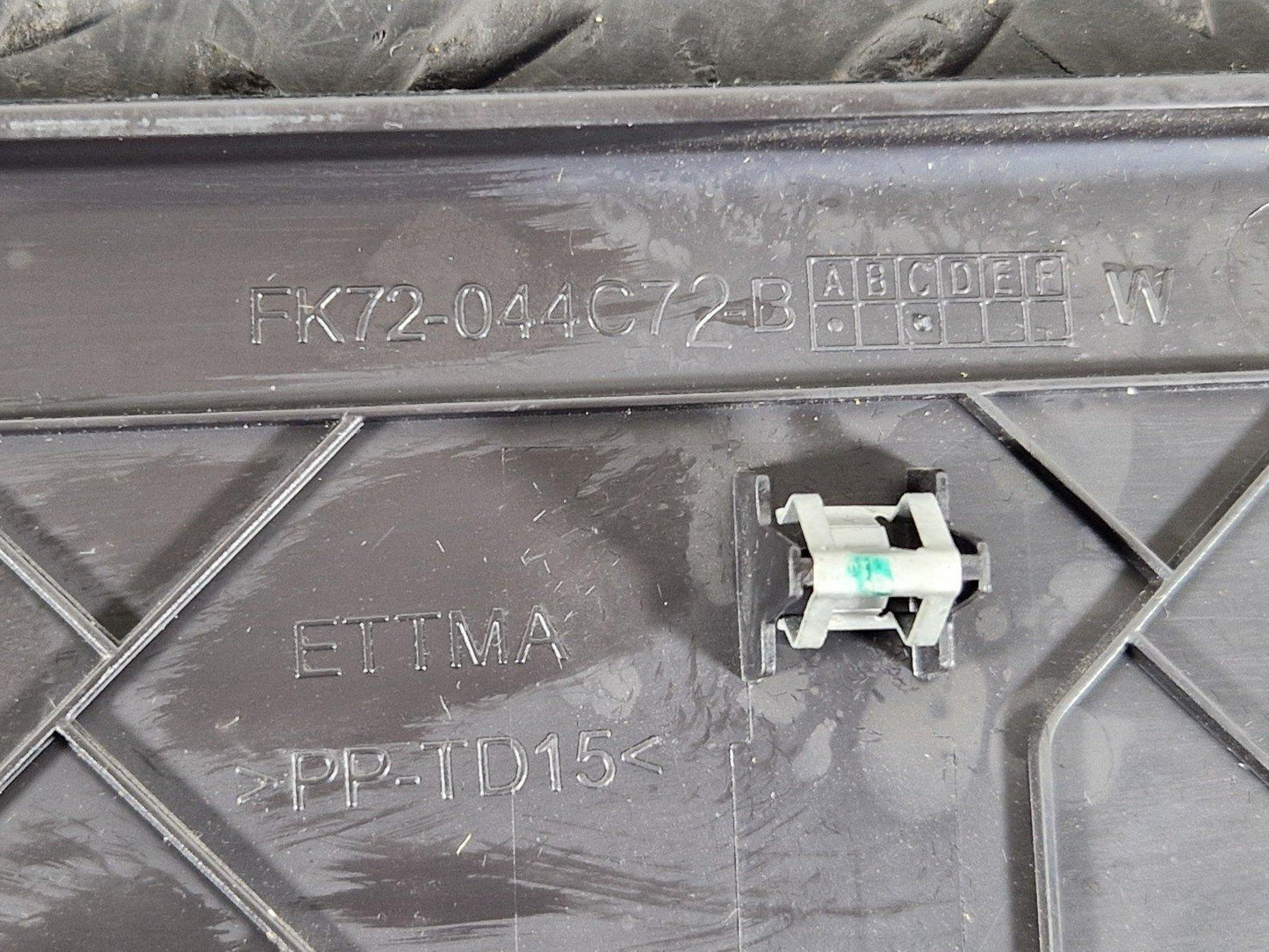14-19 LAND ROVER L550 DISCOVERY DRIVER SIDE CENTRE CONSOLE TRIM FK72-044C72-B