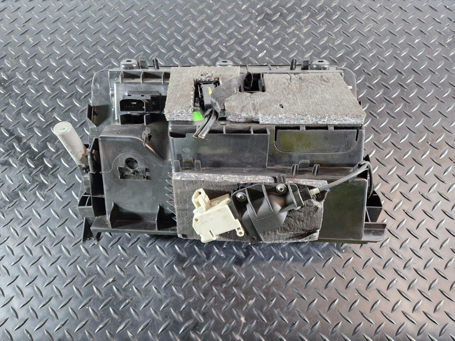 10-15 AUDI Q7 4L GENUINE OEM GLOVE BOX STORAGE COMPARTMENT 4L2857035