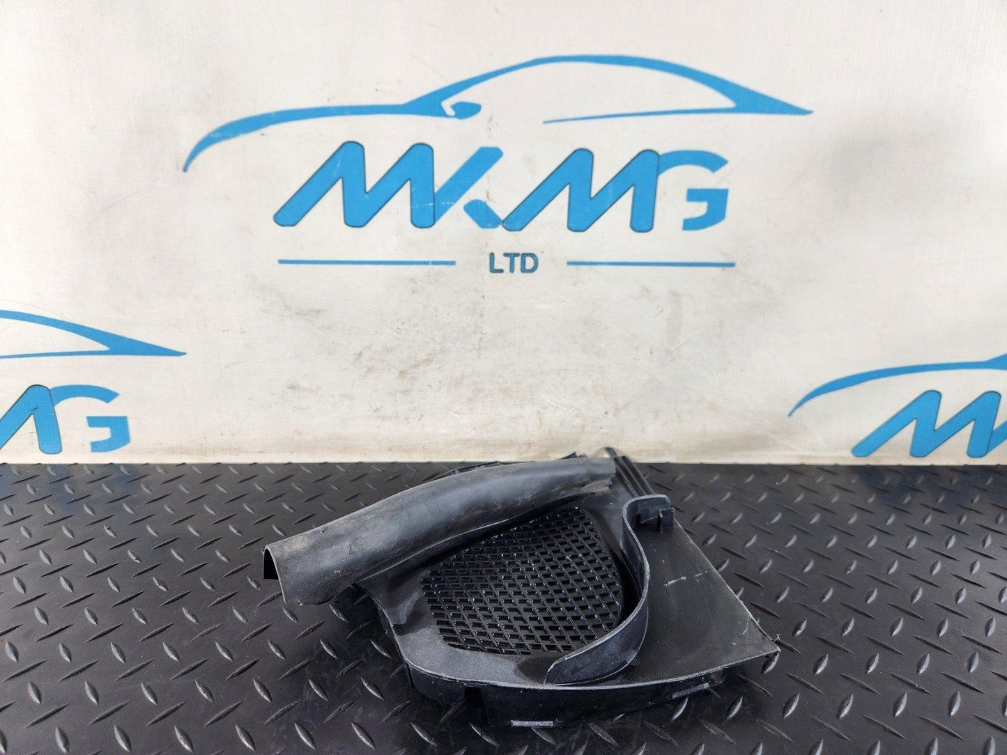 19-ON MERCEDES B CLASS W247 UNDER BONNET TRIM COVER PANEL RIGHT SIDE A2478309901