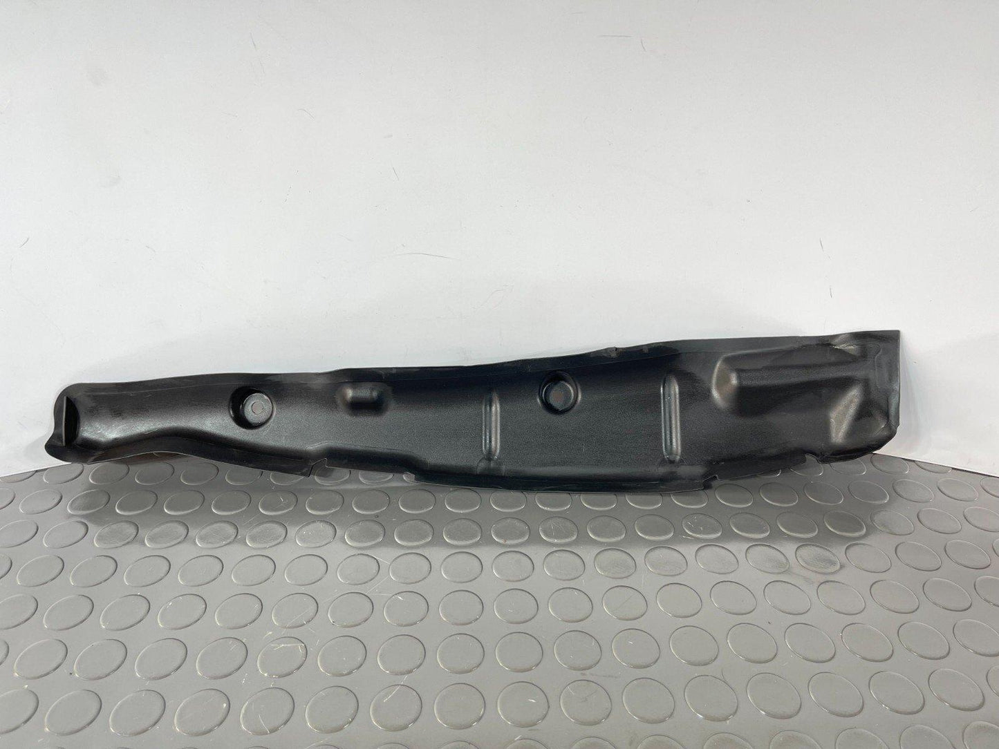 16-19 AUDI A4 B9 ESTATE GENUINE FRONT RIGHT WING FILLER INSULATOR 8W0821112