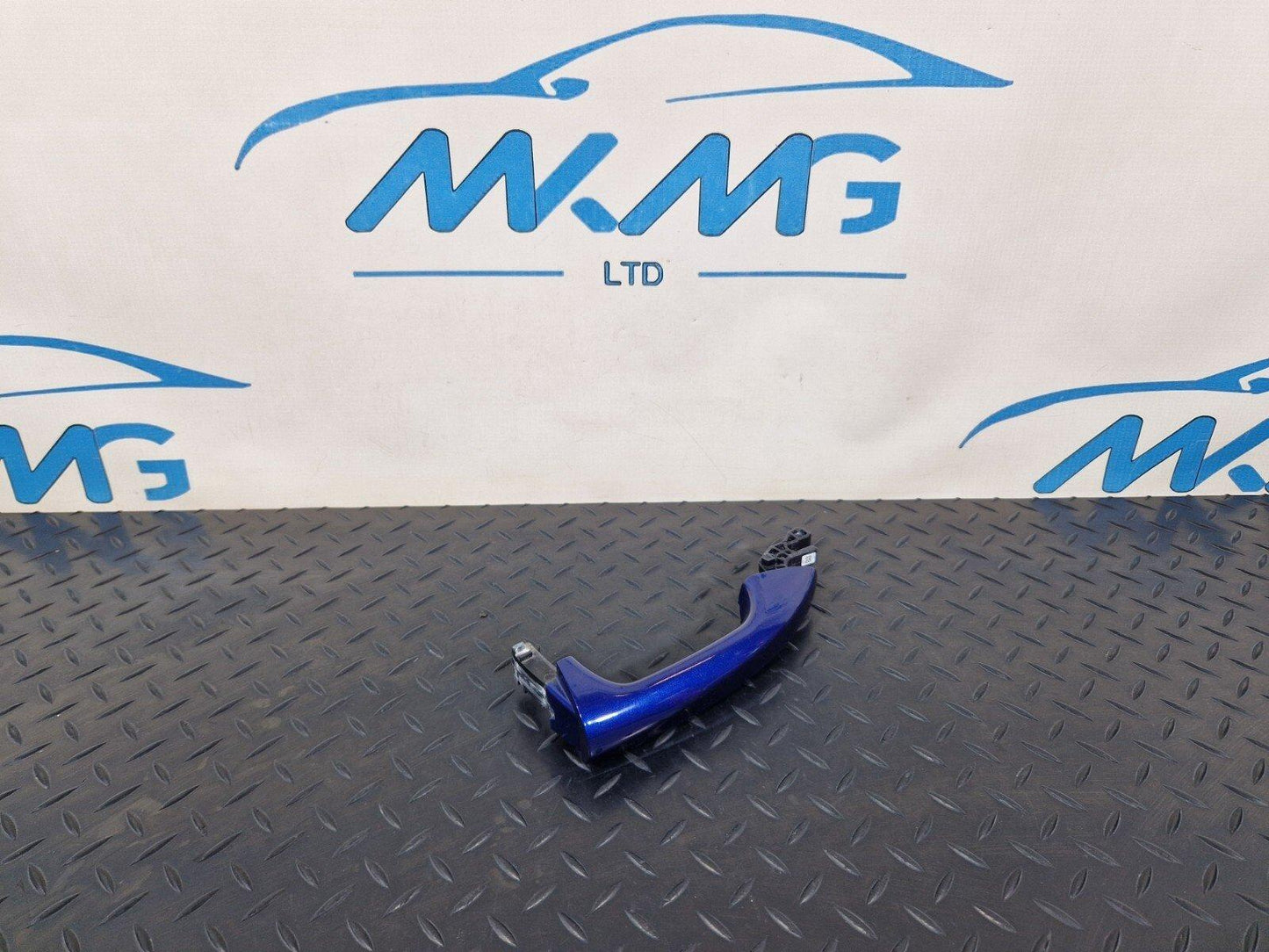 14-21 MERCEDES BENZ C200 W205  REAR DRIVER SIDE DOOR HANDLE IN BRILLIANT BLUE