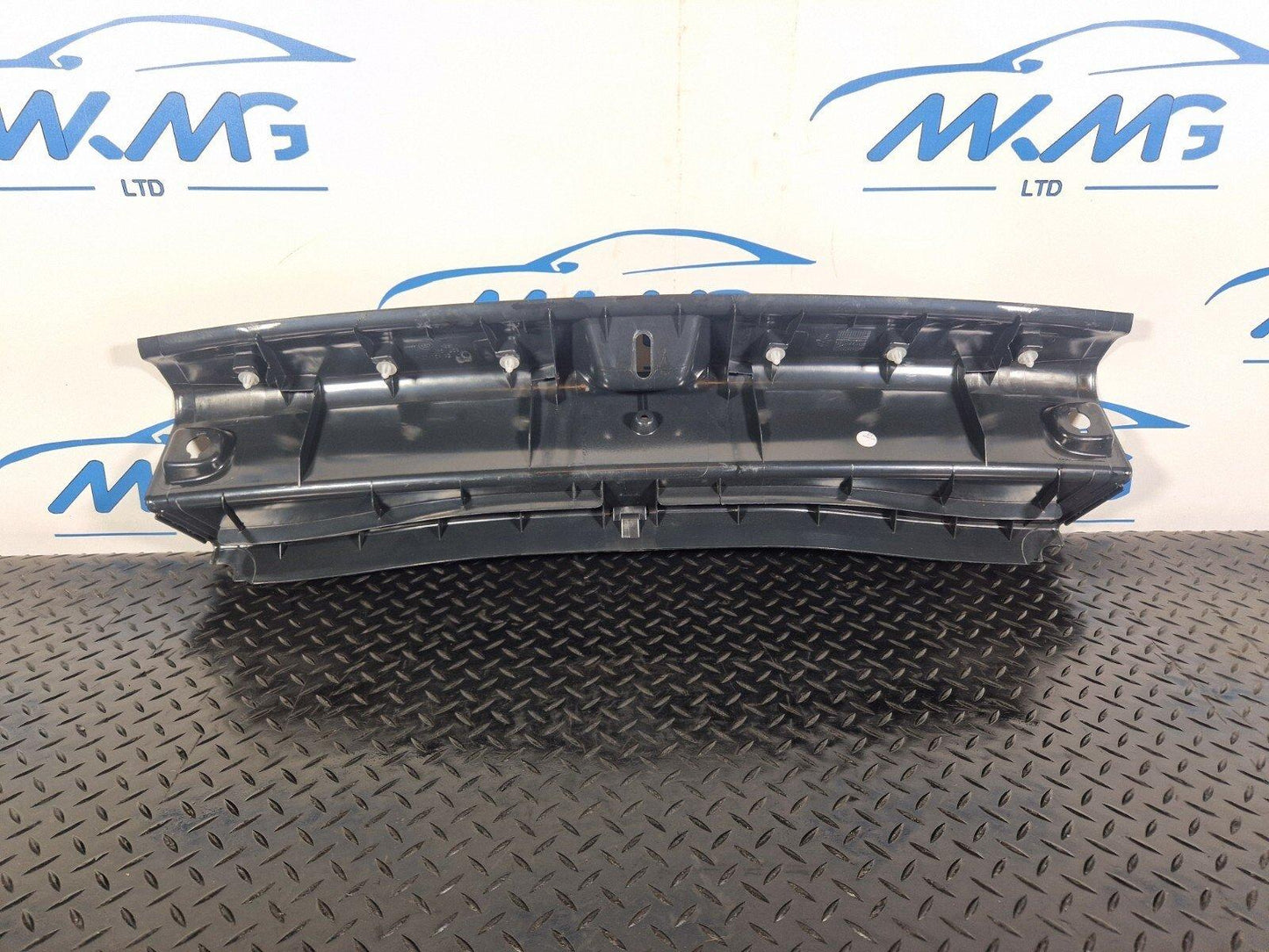 14-20 MERCEDES BENZ GLA X156  BOOT LOCK TRIM COVER SILL PANEL A1566900041