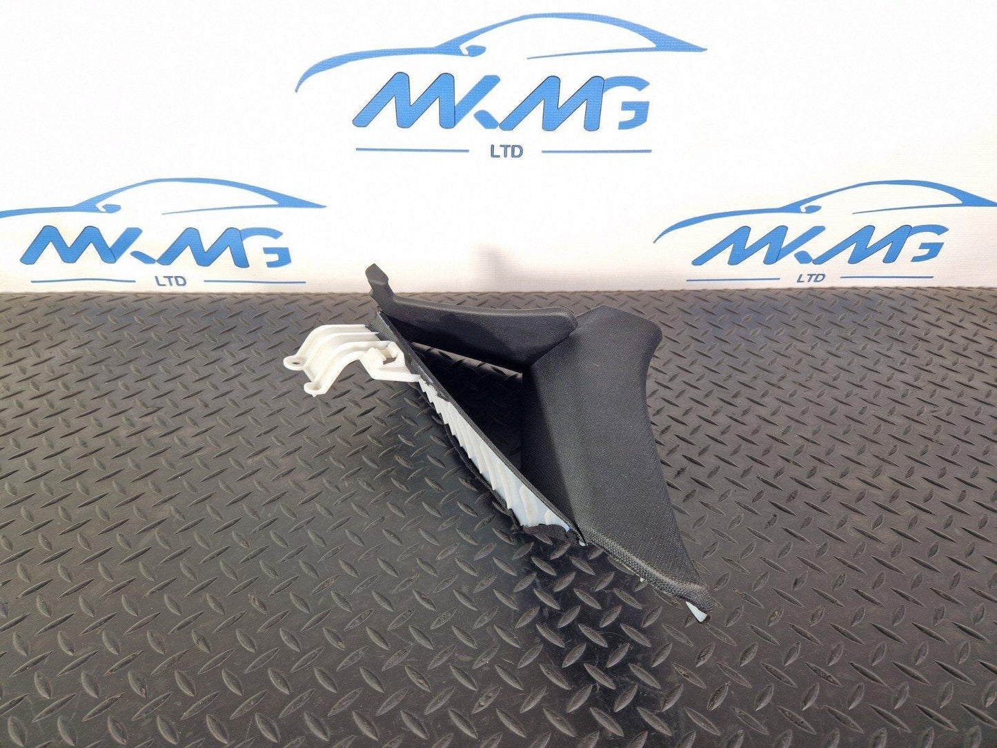 16-19 AUDI A4 B9 S-LINE REAR RIGHT DRIVER SIDE COMPLETE C-PILLAR TRIM 8W5867288C