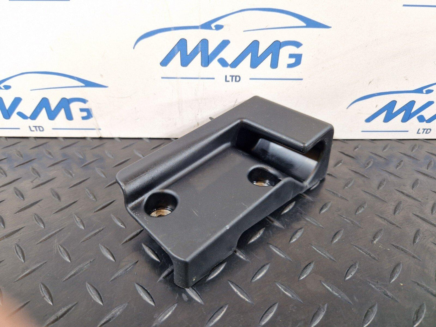 MERCEDES BENZ A CLASS W177 TRUNK HITCH MOUNT BRACKET LEFT SIDE N/S A1776801700