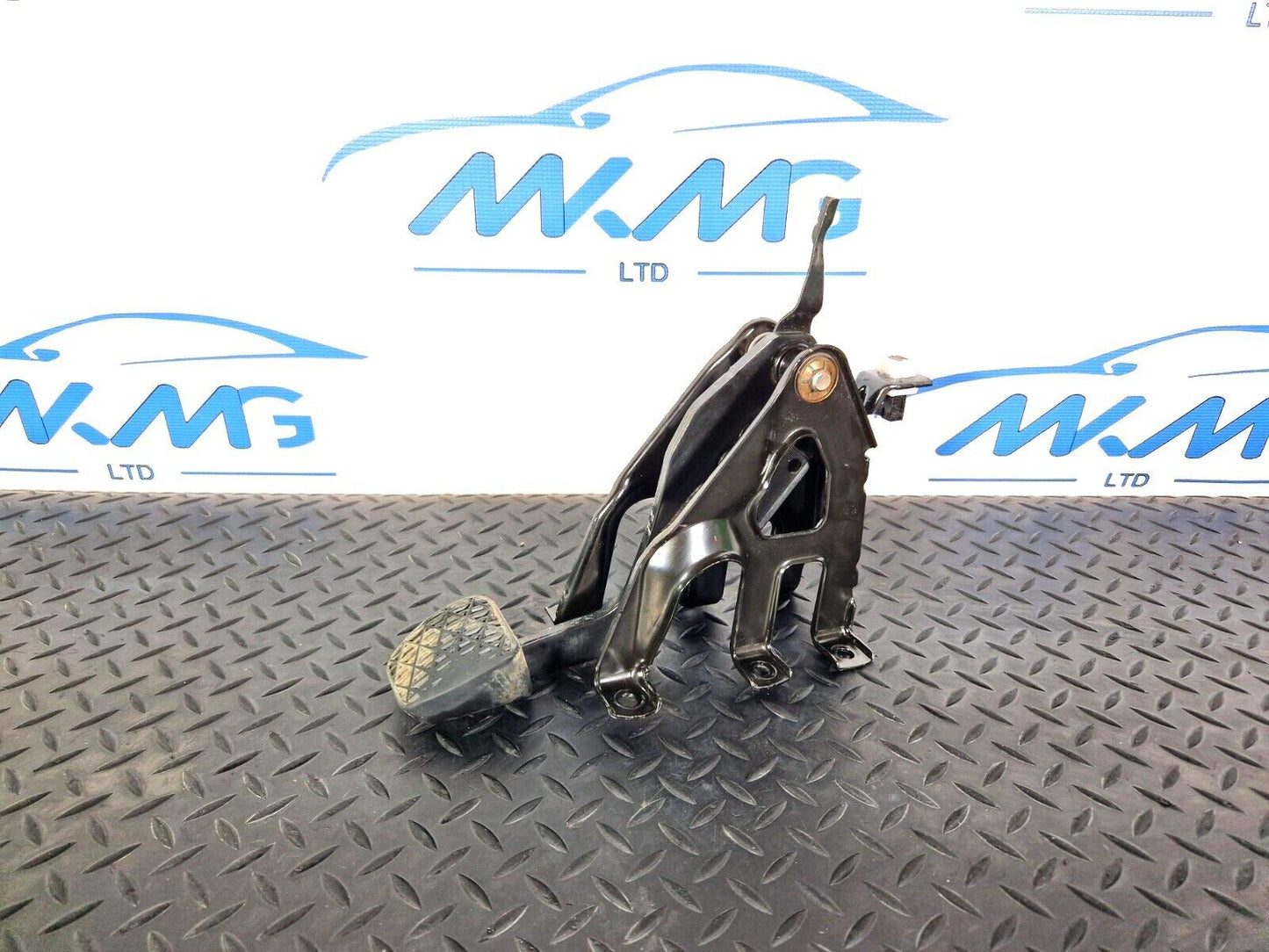 18-ON MERCEDES BENZ SPRINTER W907 W910 BRAKE PEDAL ASSEMBLY A9102900000