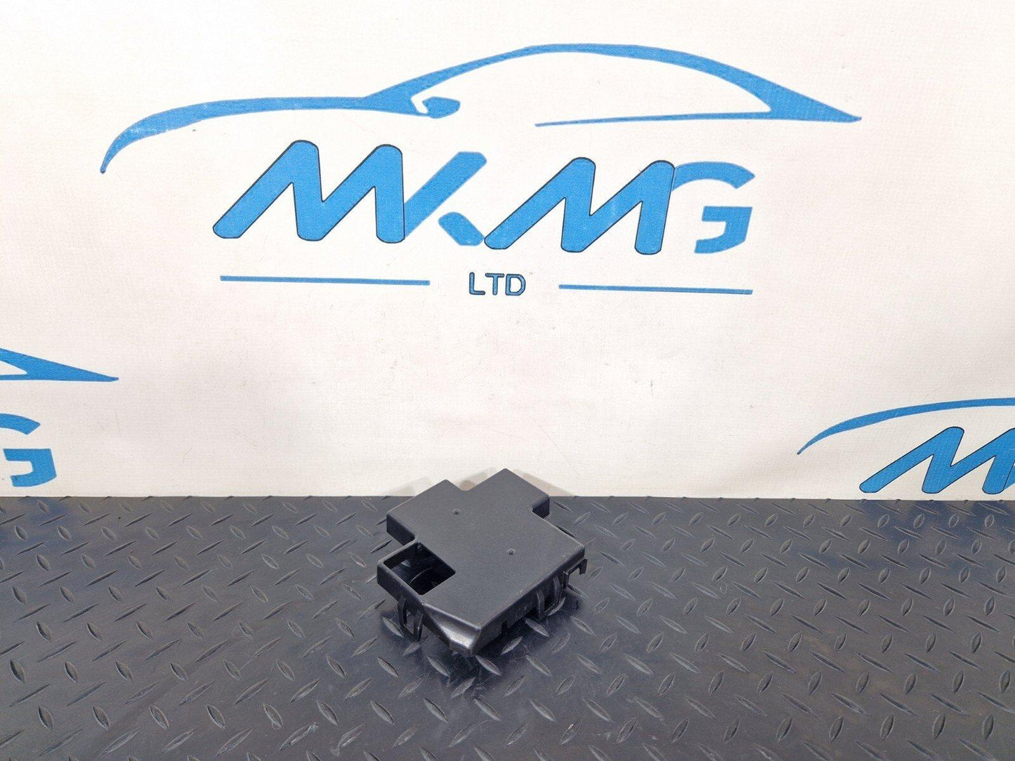 18-ON MERCEDES BENZ SPRINTER W907 OEM FUSE BOX COVER A9075454000