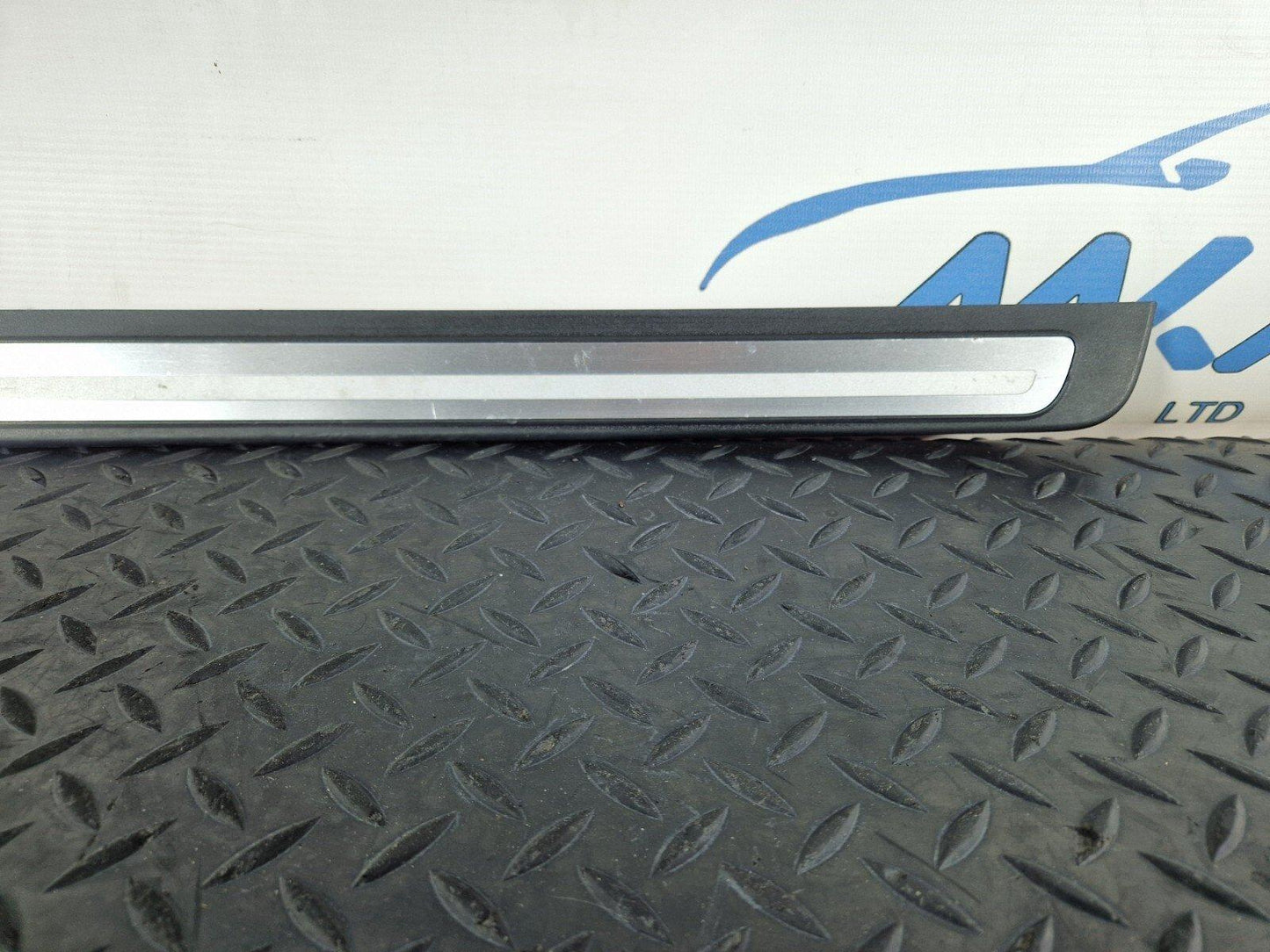 12-17 AUDI S5 CONVERTIBLE FRONT RIGHT SIDE O/S INNER DOOR SILL TRIM 8T0853374