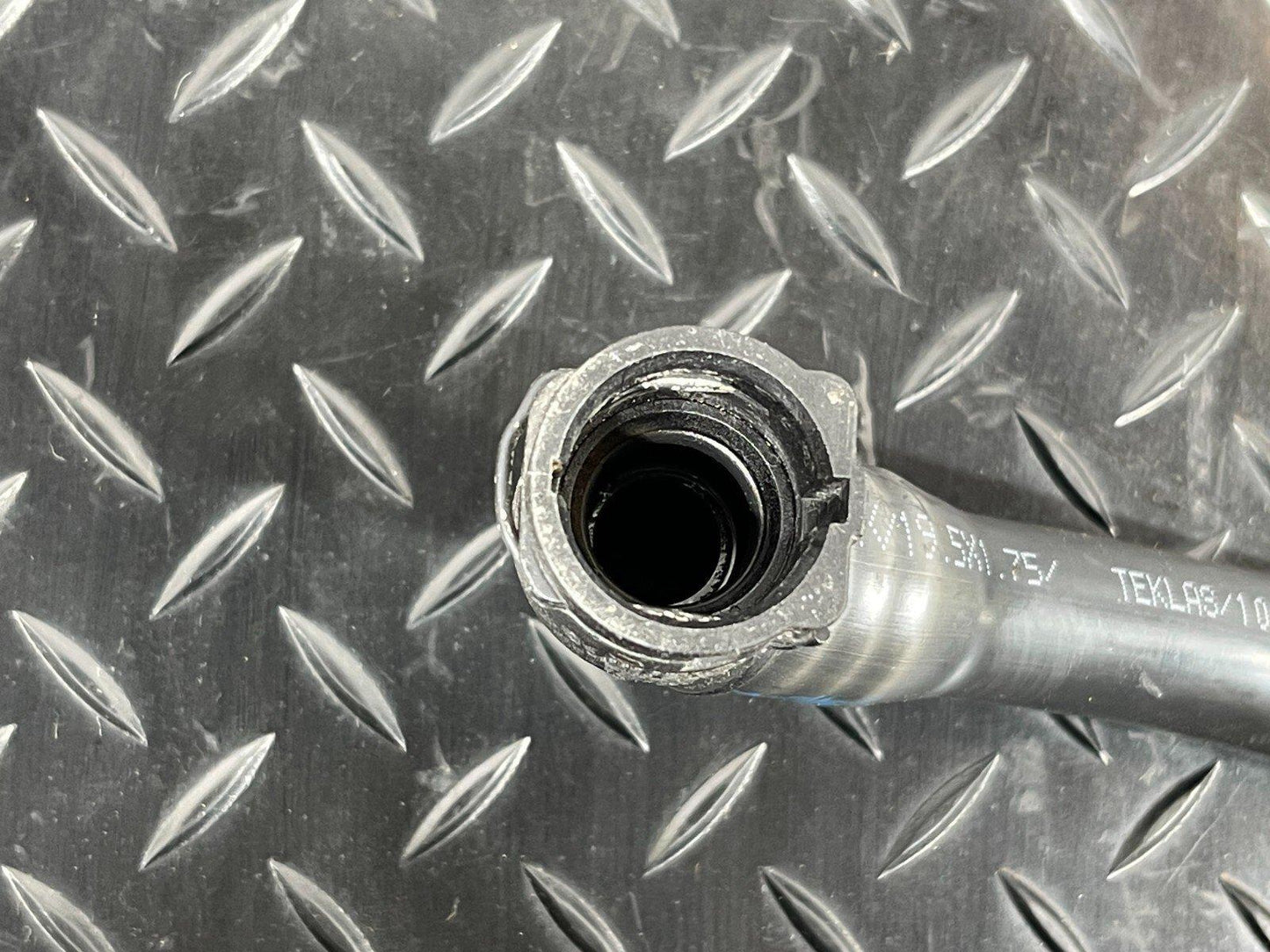 14-21 MERCEDES BENZ C350e W205 COOLANT HOSE PIPE A2055016784