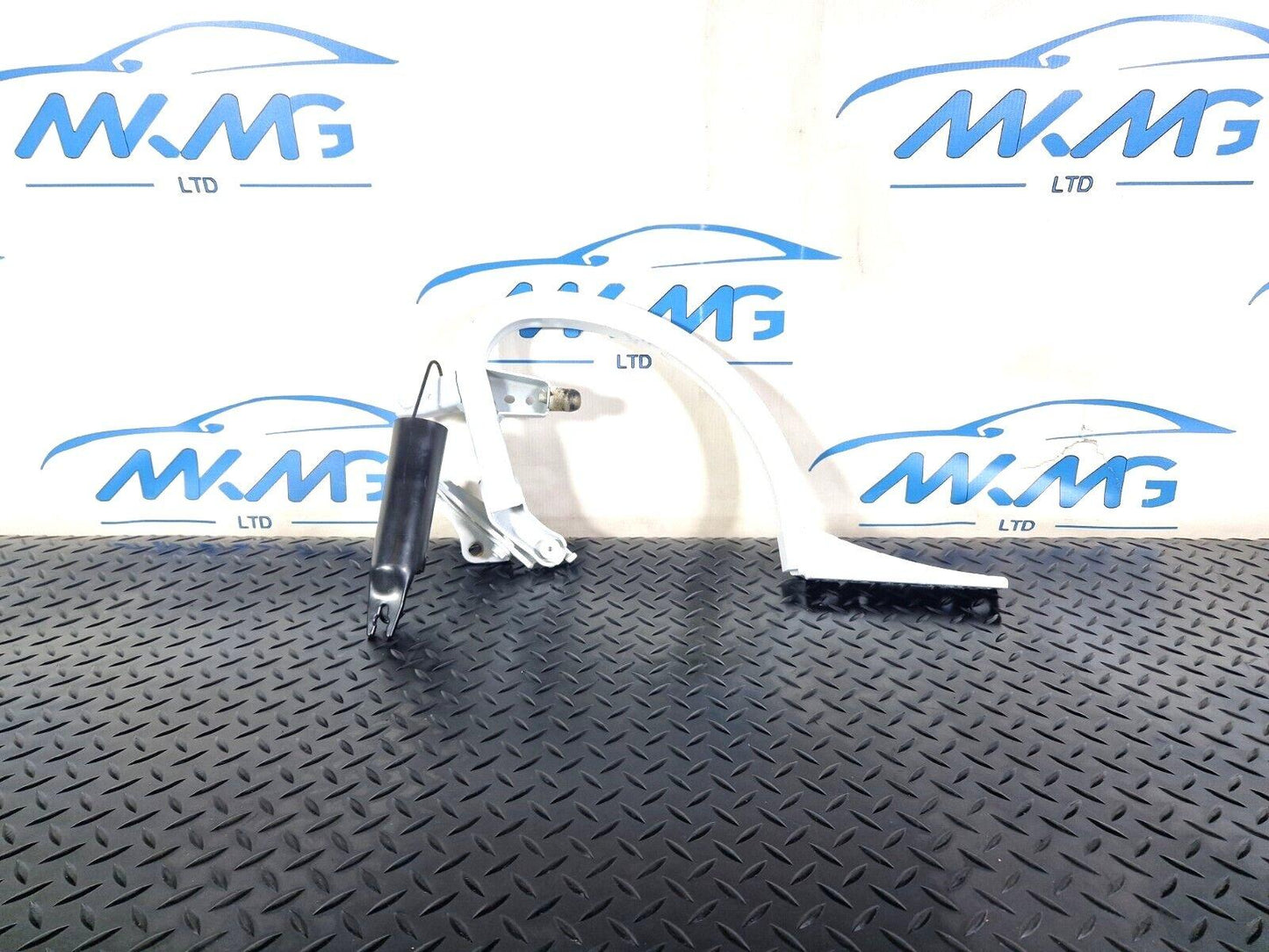 12-18 AUDI A6 C7 GENUINE REAR LEFT SIDE BOOT HINGE 4G5827301B