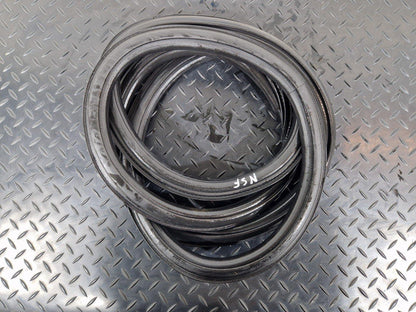 16-19 AUDI A4 AVANT B9 3.0 S-LINE GENUINE LEFT SIDE DOOR RUBBER SEAL 8W9833721