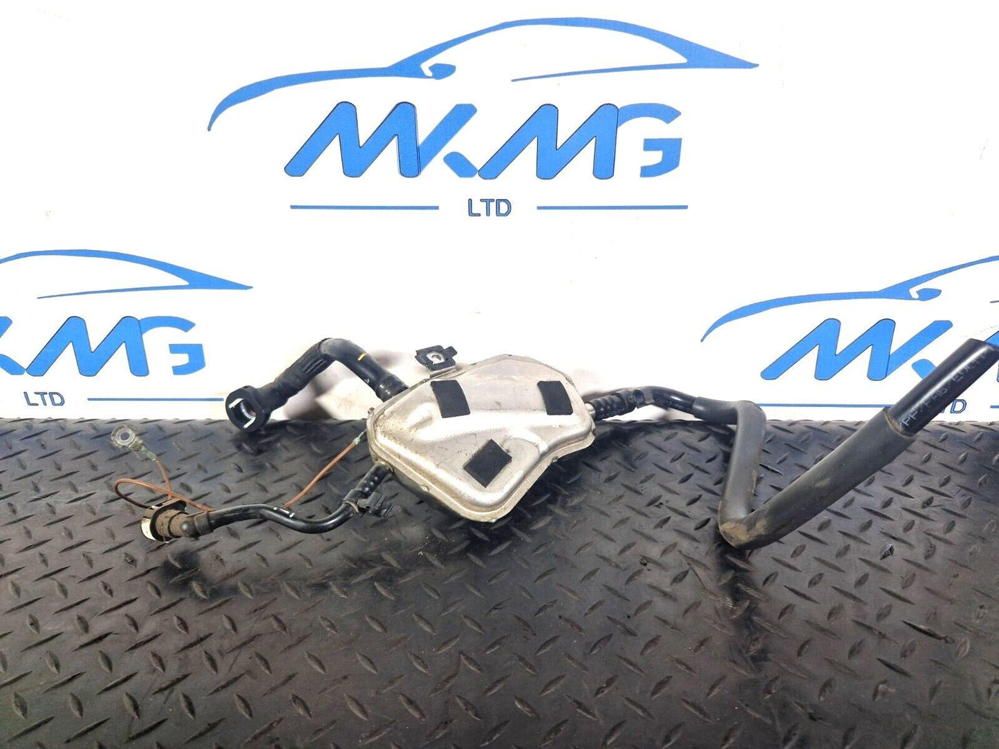 19-ON MERCEDES BENZ A CLASS EQ W177 INLET FUEL EXPANSION TANK A1774705900